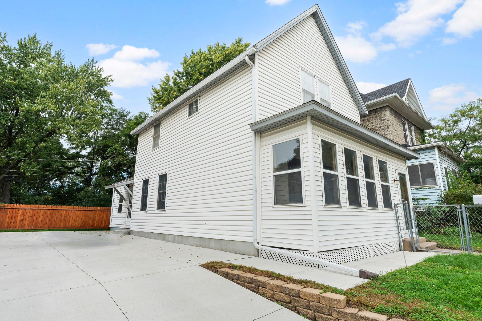 909 Park Street Property Photo 28