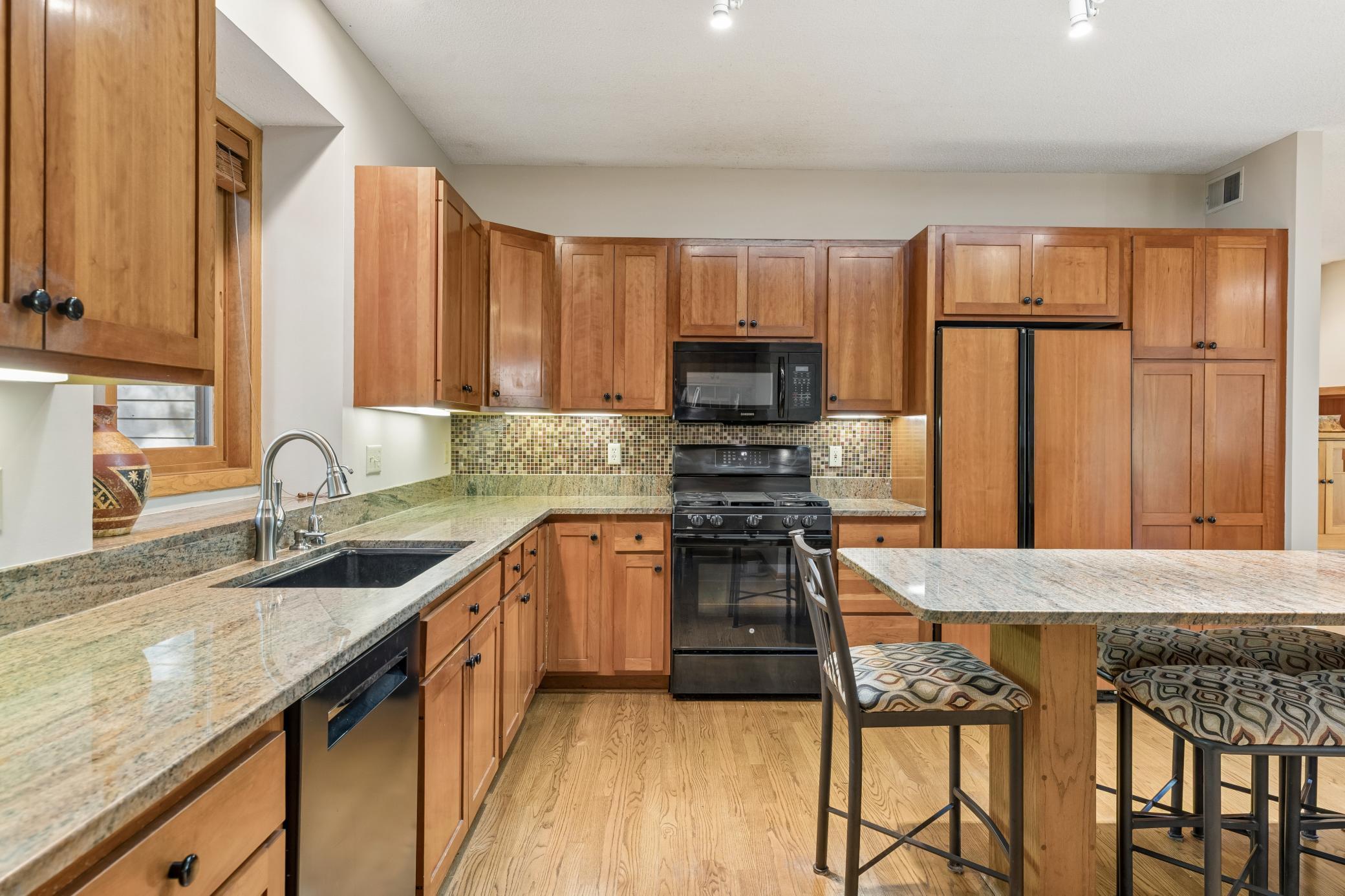 18420 Old Excelsior Boulevard Property Photo 16