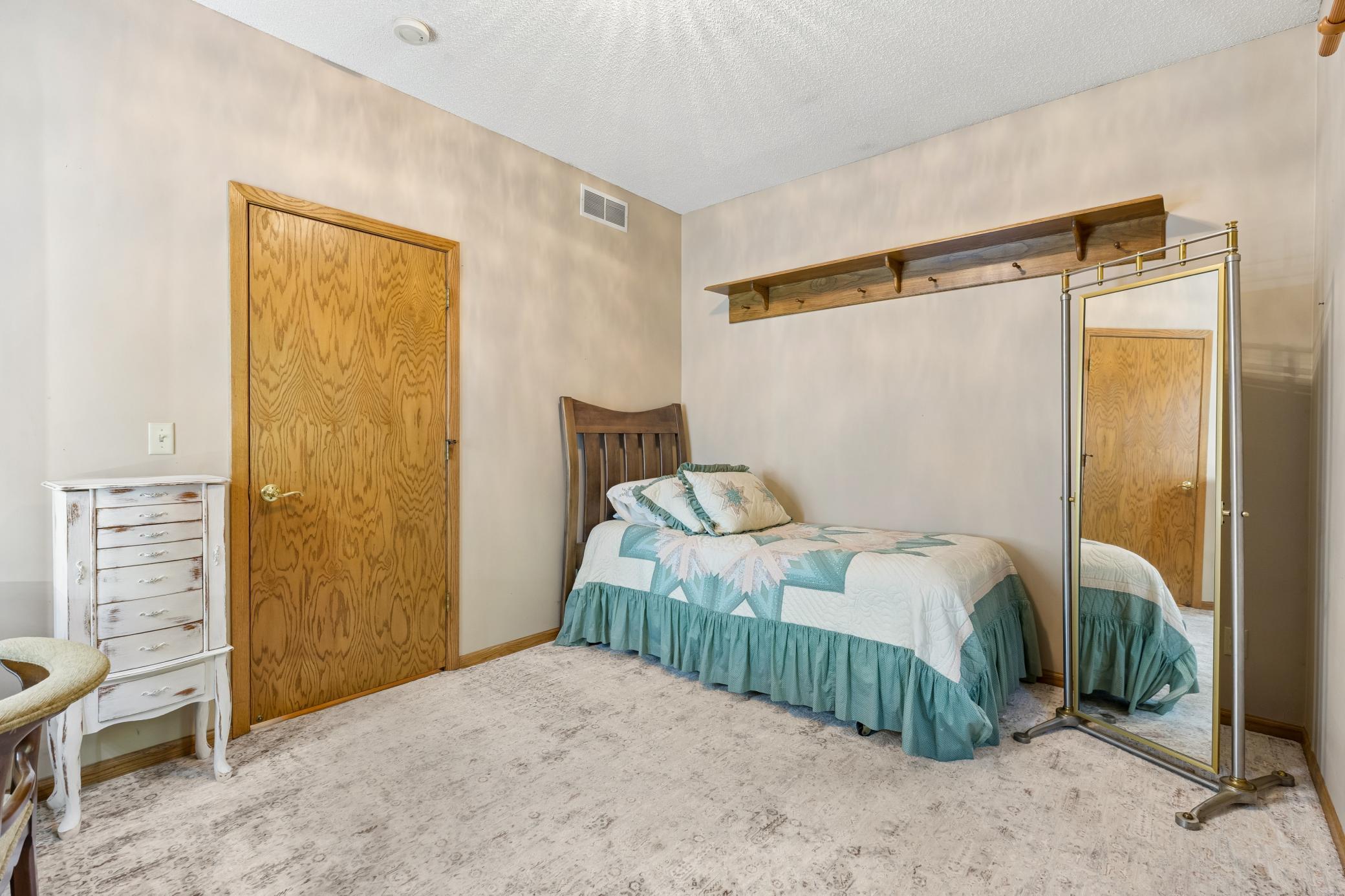 18420 Old Excelsior Boulevard Property Photo 29