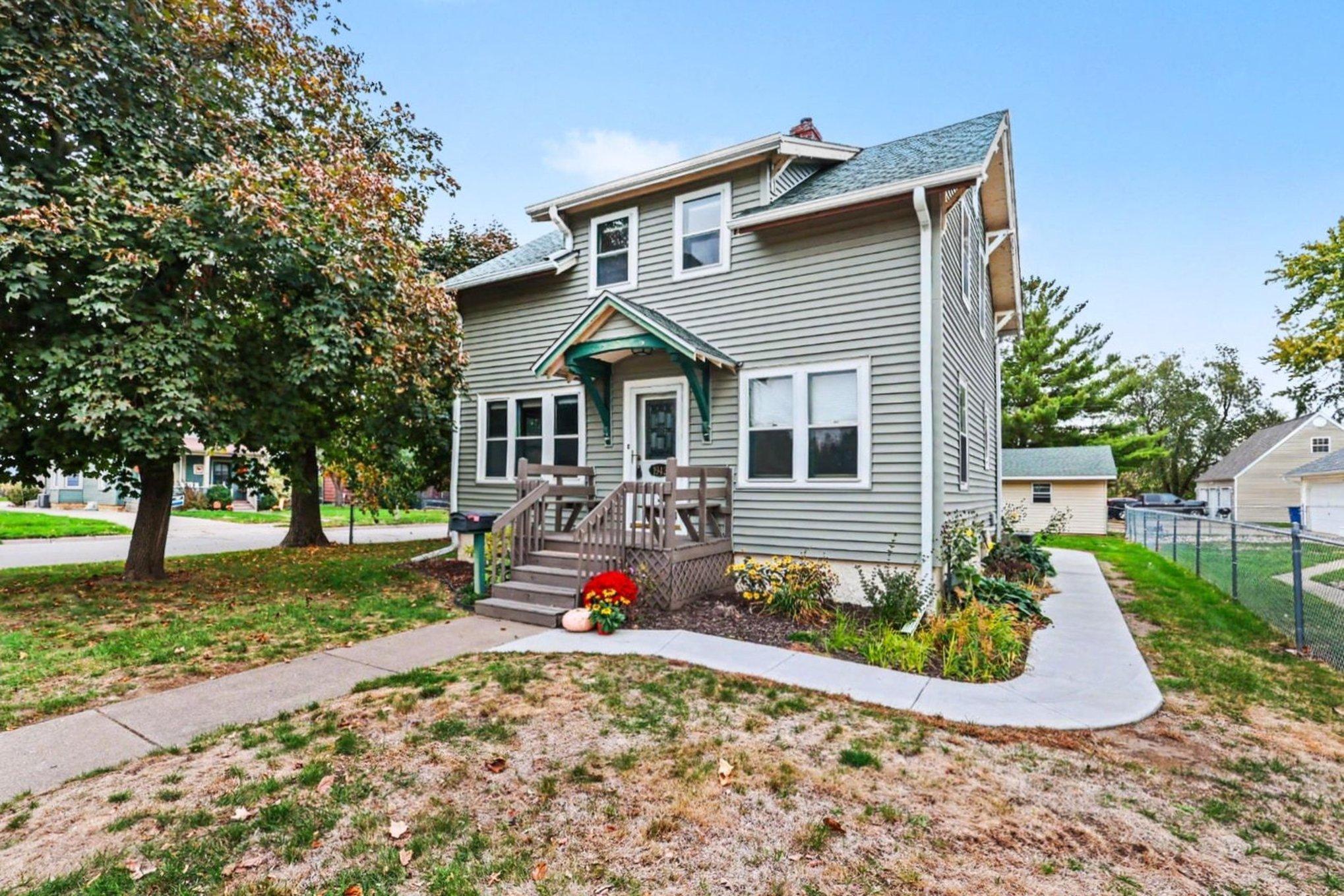 1942 W 5th Street Property Photo 1