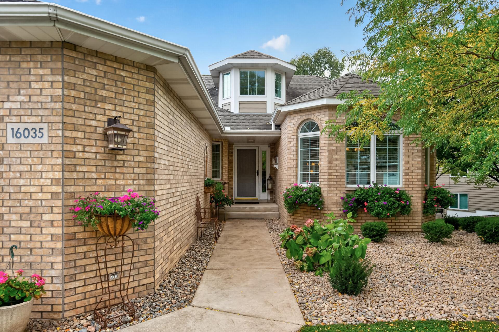 16035 38th Avenue N Property Photo 3
