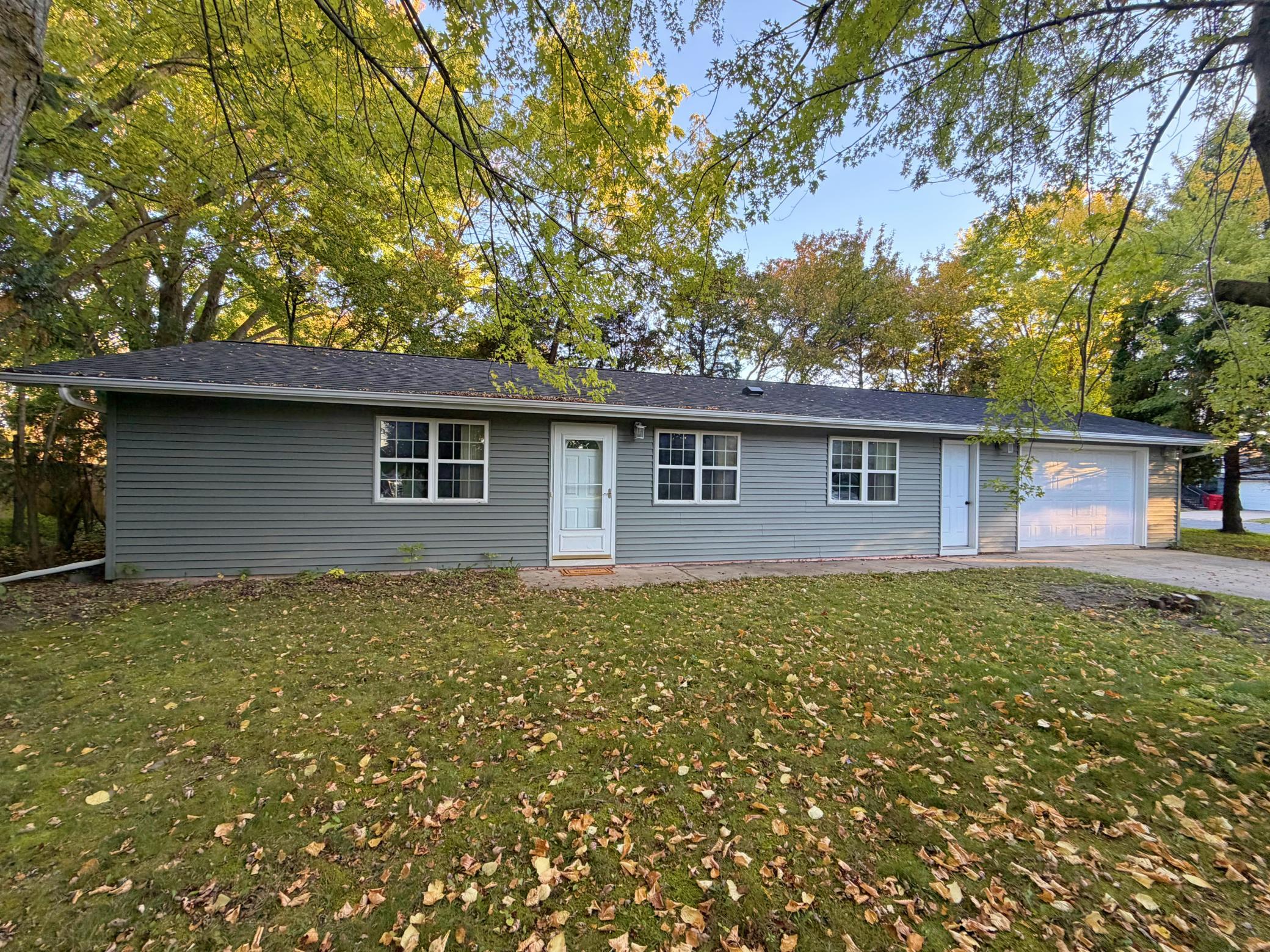 102 9th Avenue Ne Property Photo 1