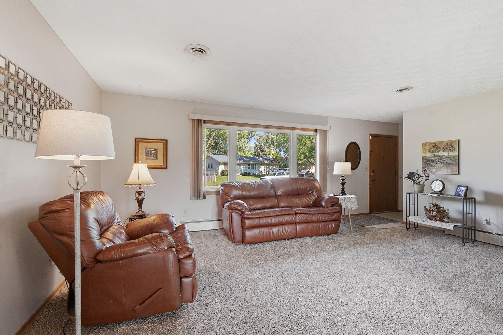 2128 Shale Lane Property Photo 4