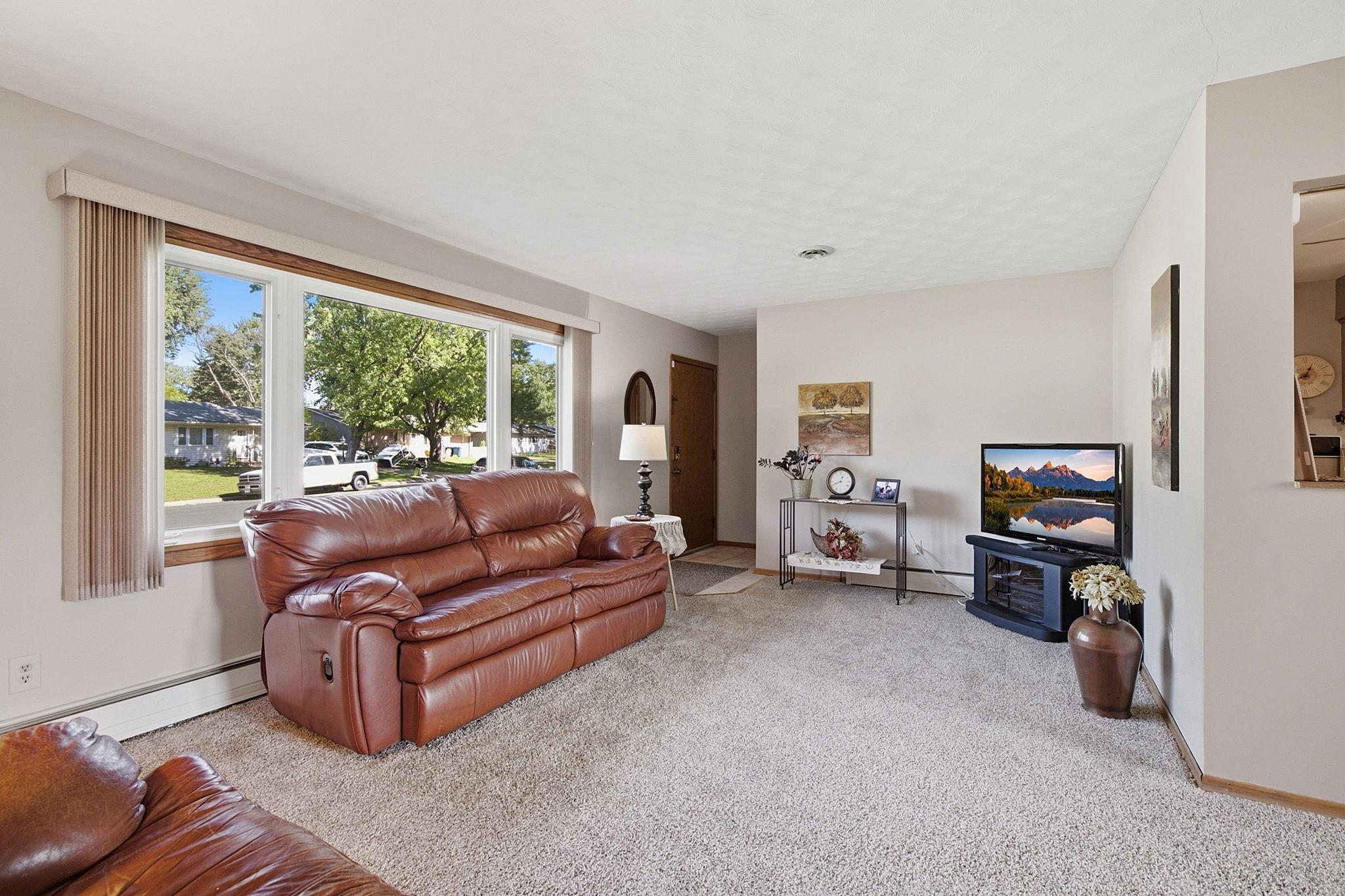 2128 Shale Lane Property Photo 5