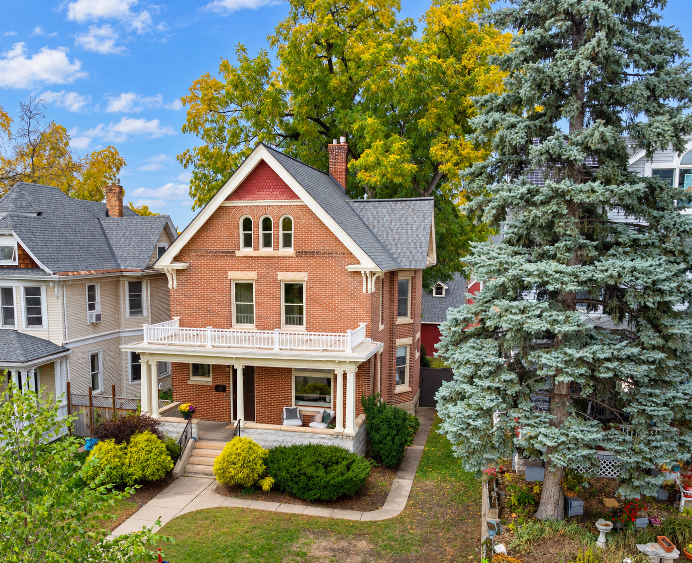 1937 Selby Avenue Property Photo 1