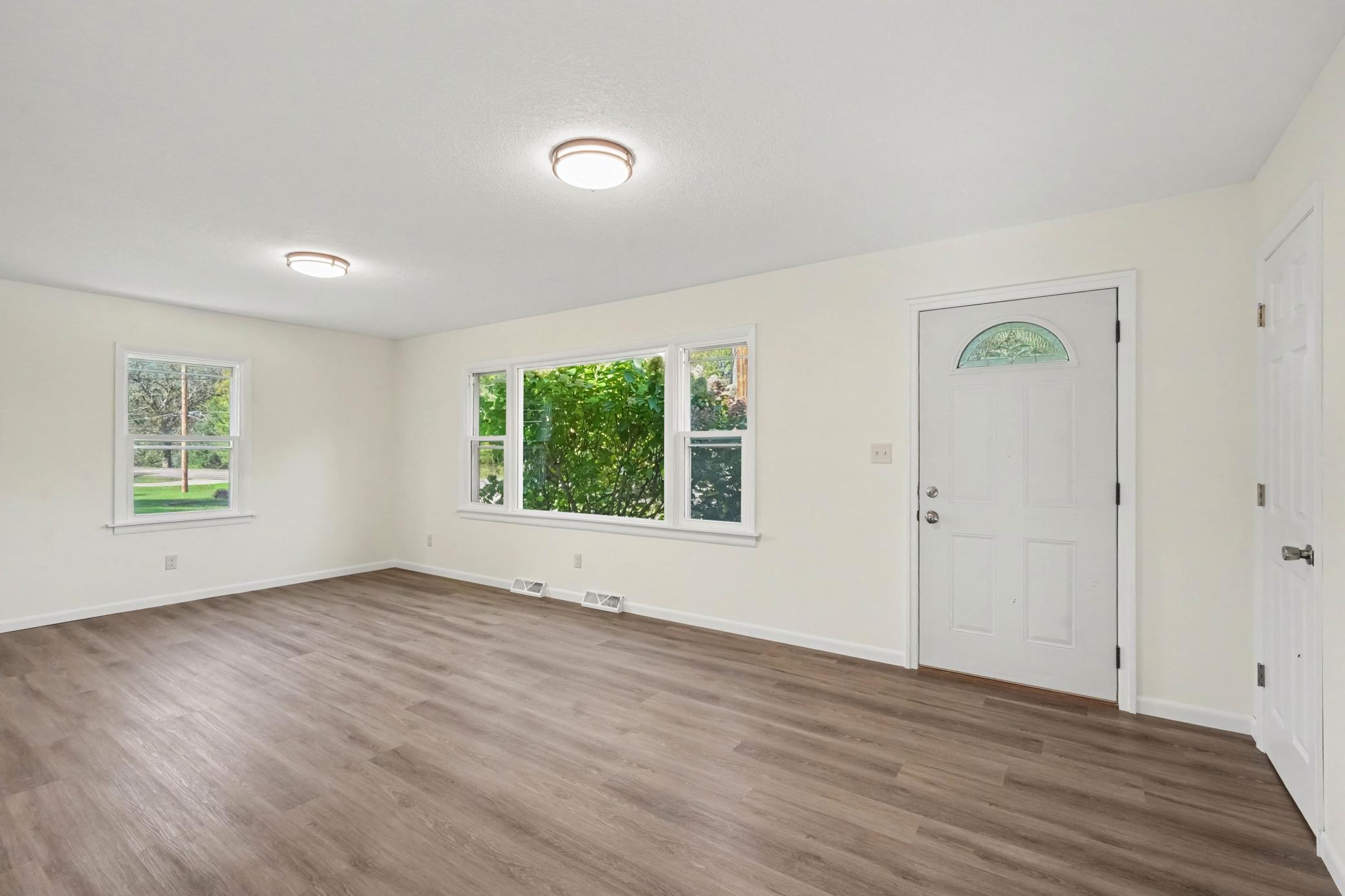 435 Spring Creek Road S Property Photo 4