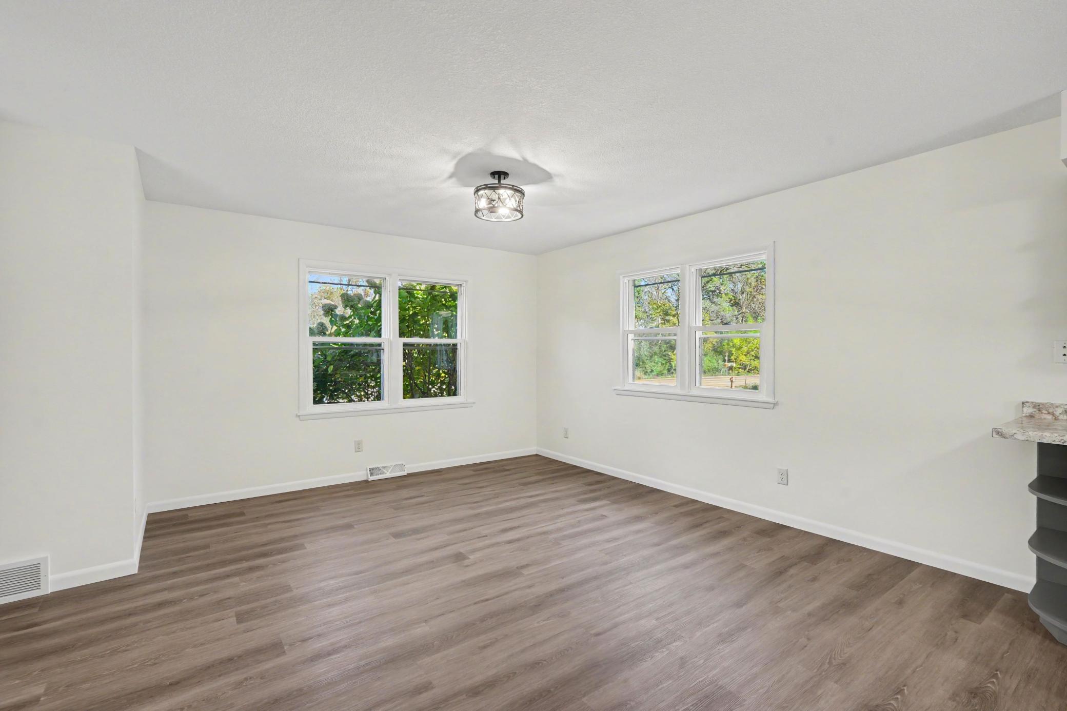 435 Spring Creek Road S Property Photo 10