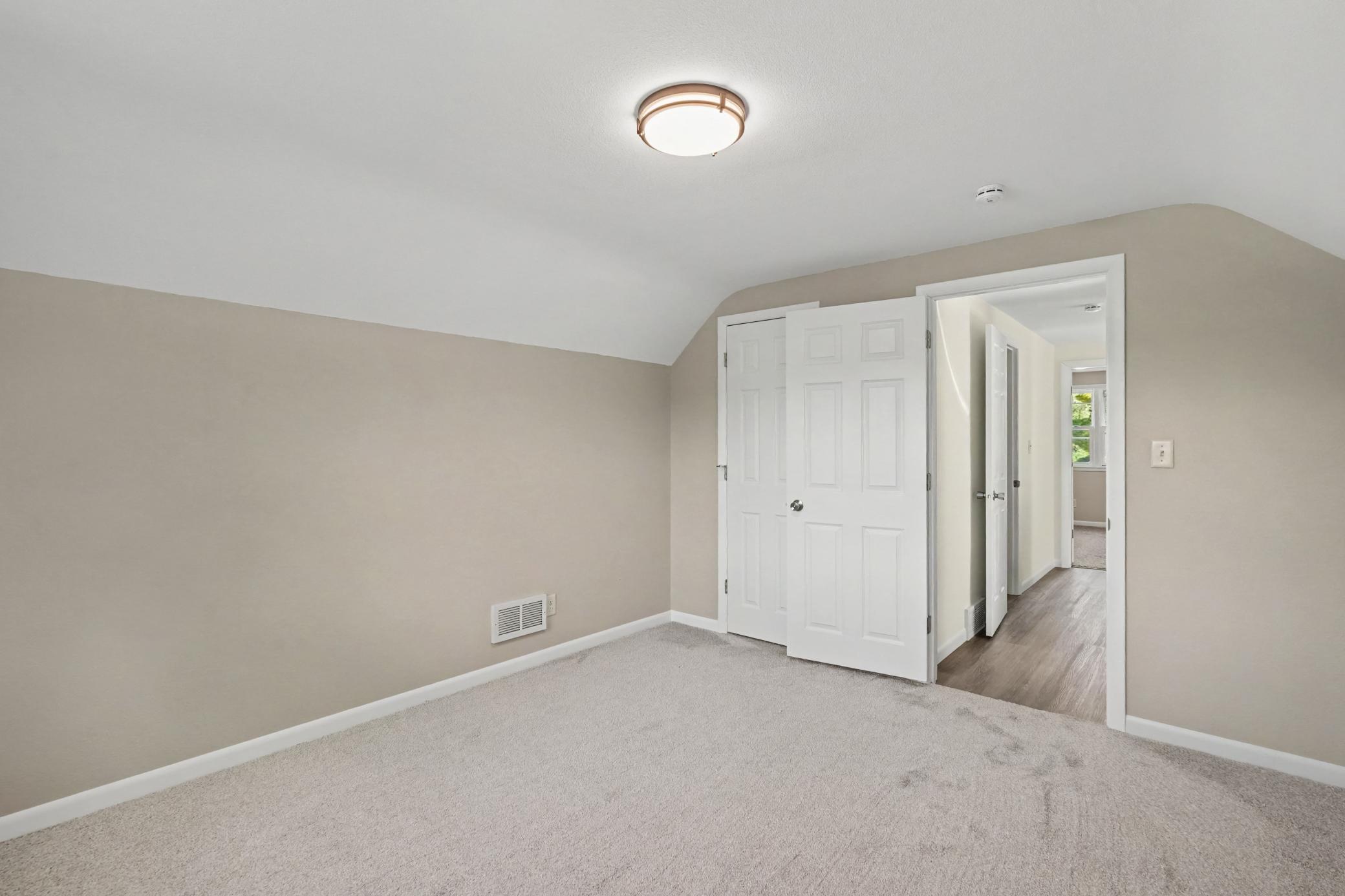 435 Spring Creek Road S Property Photo 17