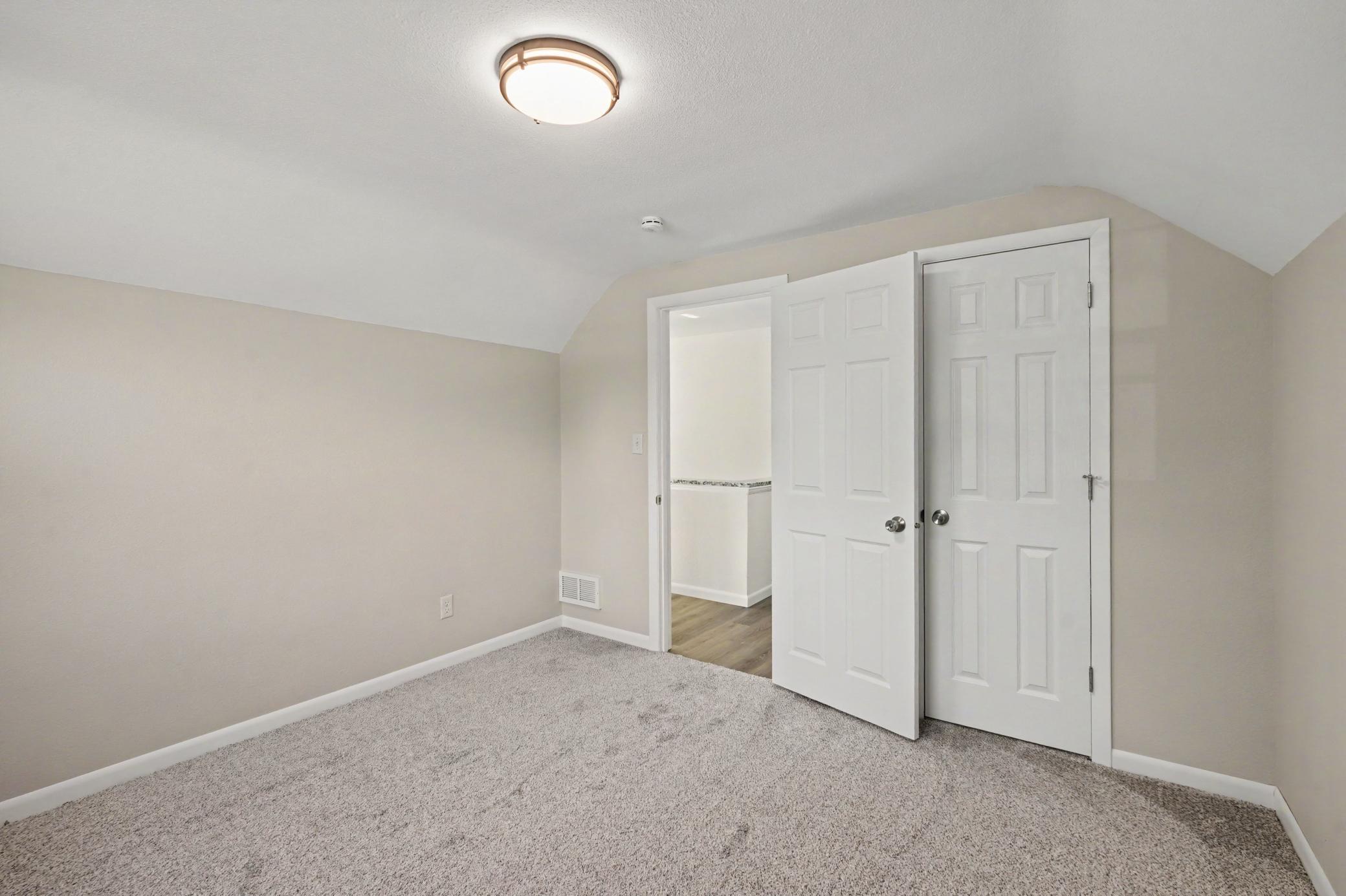 435 Spring Creek Road S Property Photo 18
