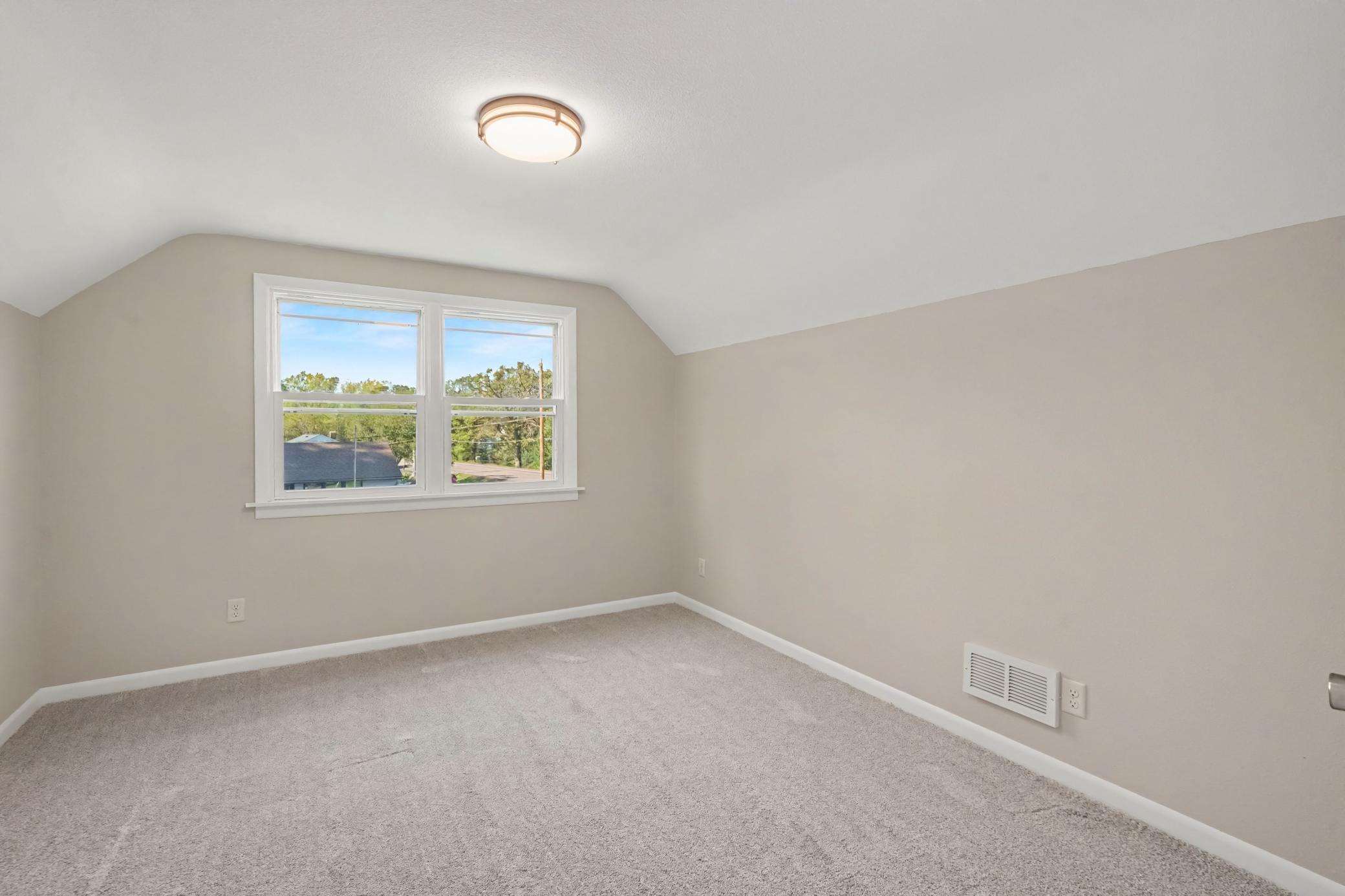 435 Spring Creek Road S Property Photo 19