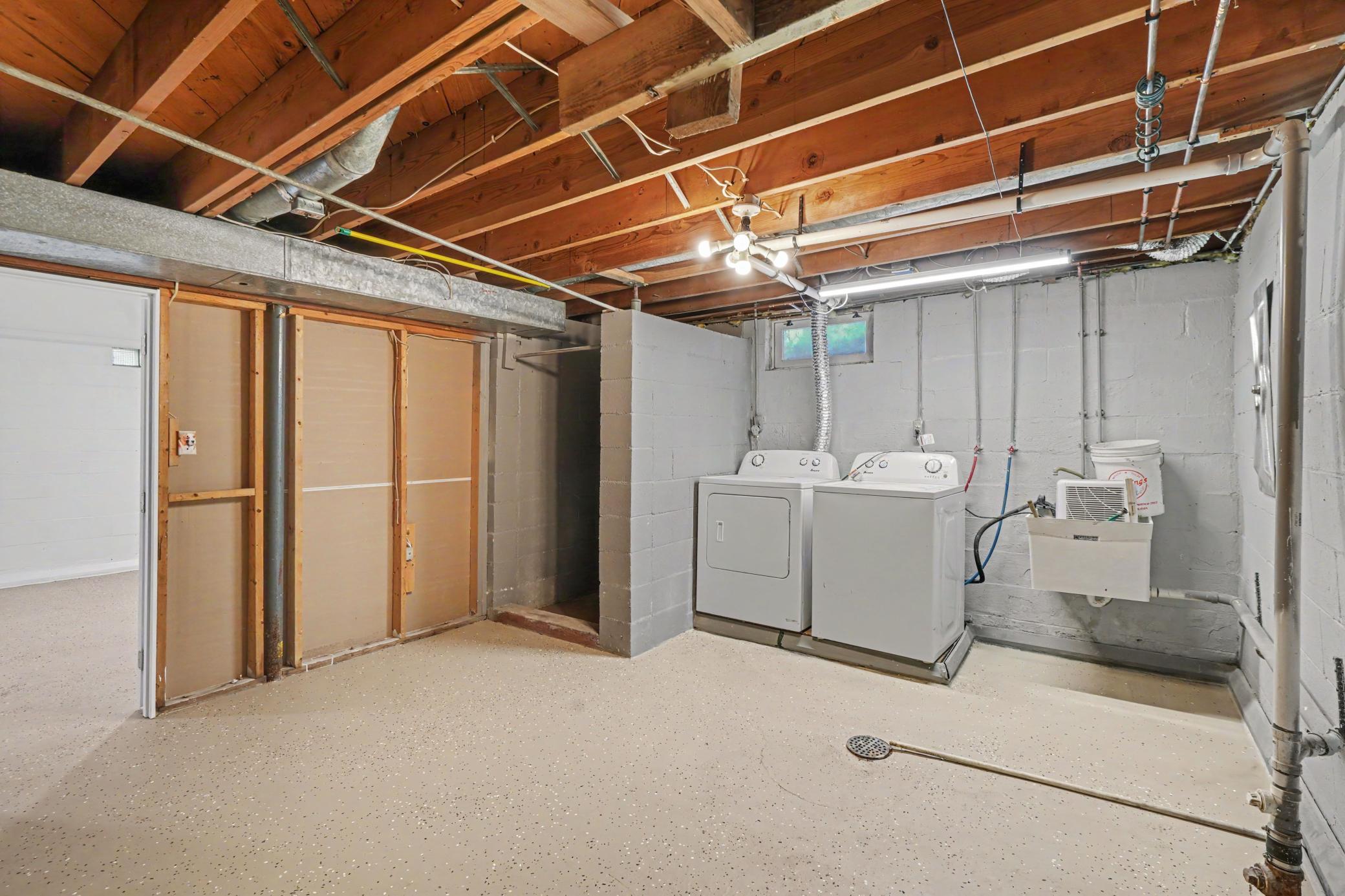 435 Spring Creek Road S Property Photo 23