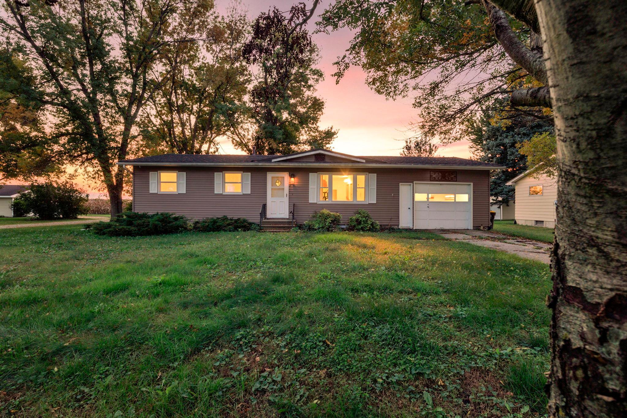 90 10th Street SE