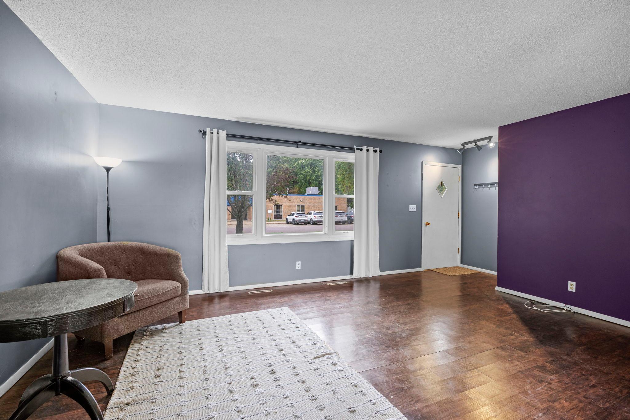 90 10th Street Se Property Photo 11
