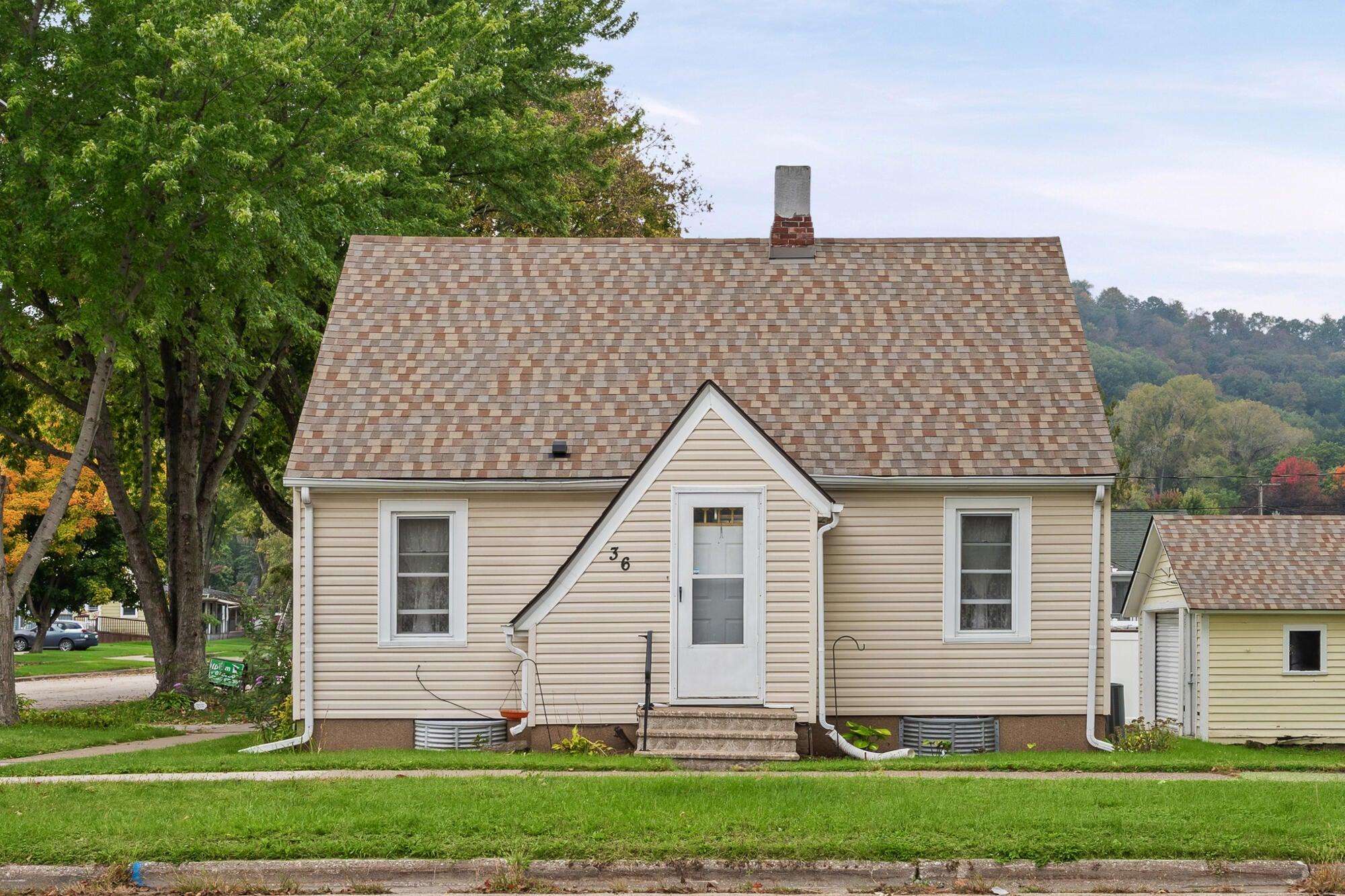 36 S Elm Street Property Photo 1