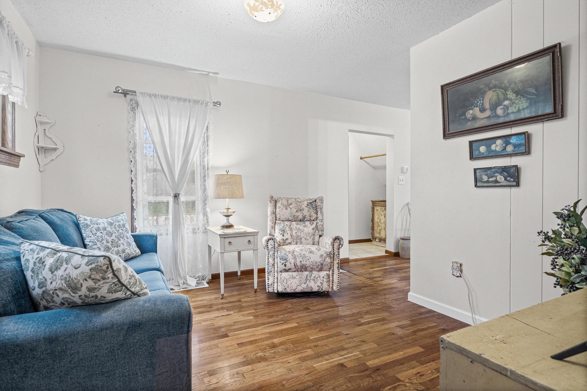 36 S Elm Street Property Photo 3