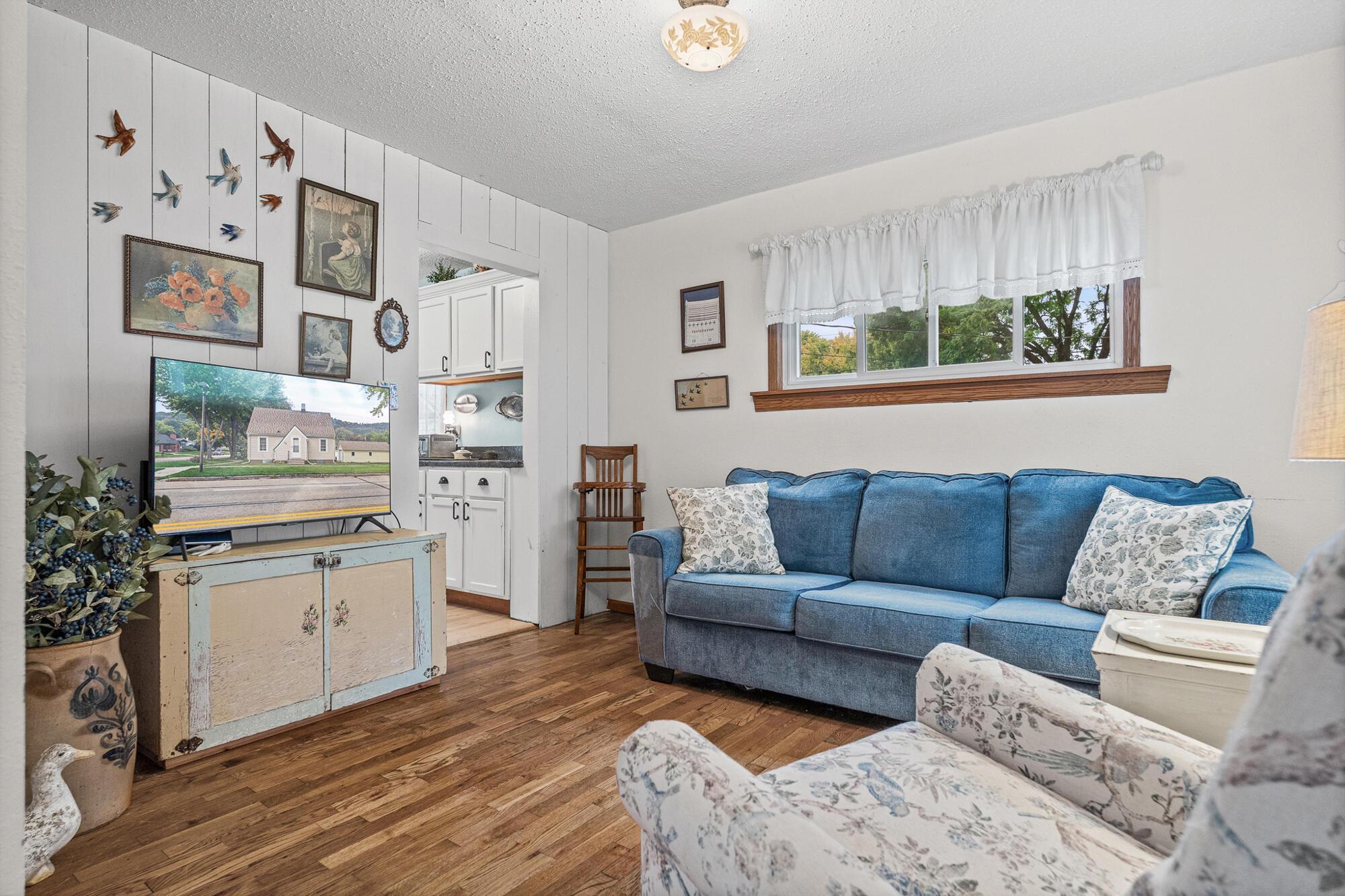 36 S Elm Street Property Photo 5