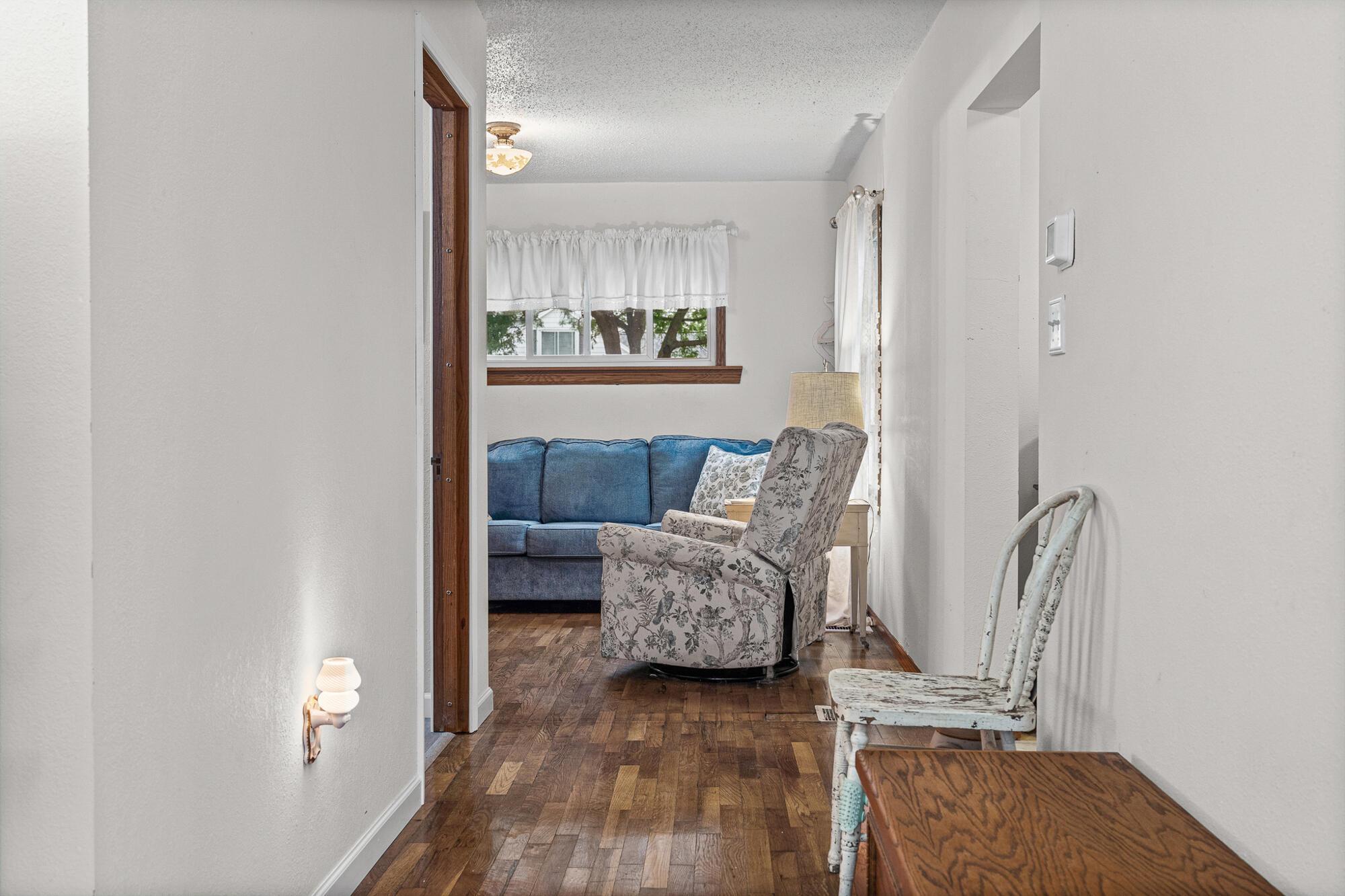 36 S Elm Street Property Photo 14