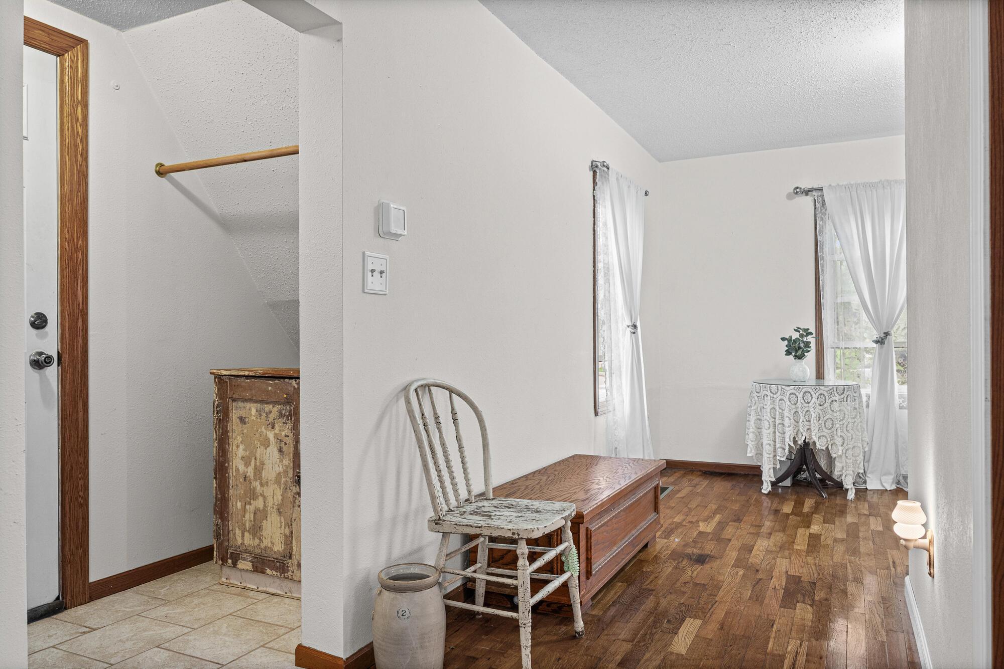 36 S Elm Street Property Photo 15
