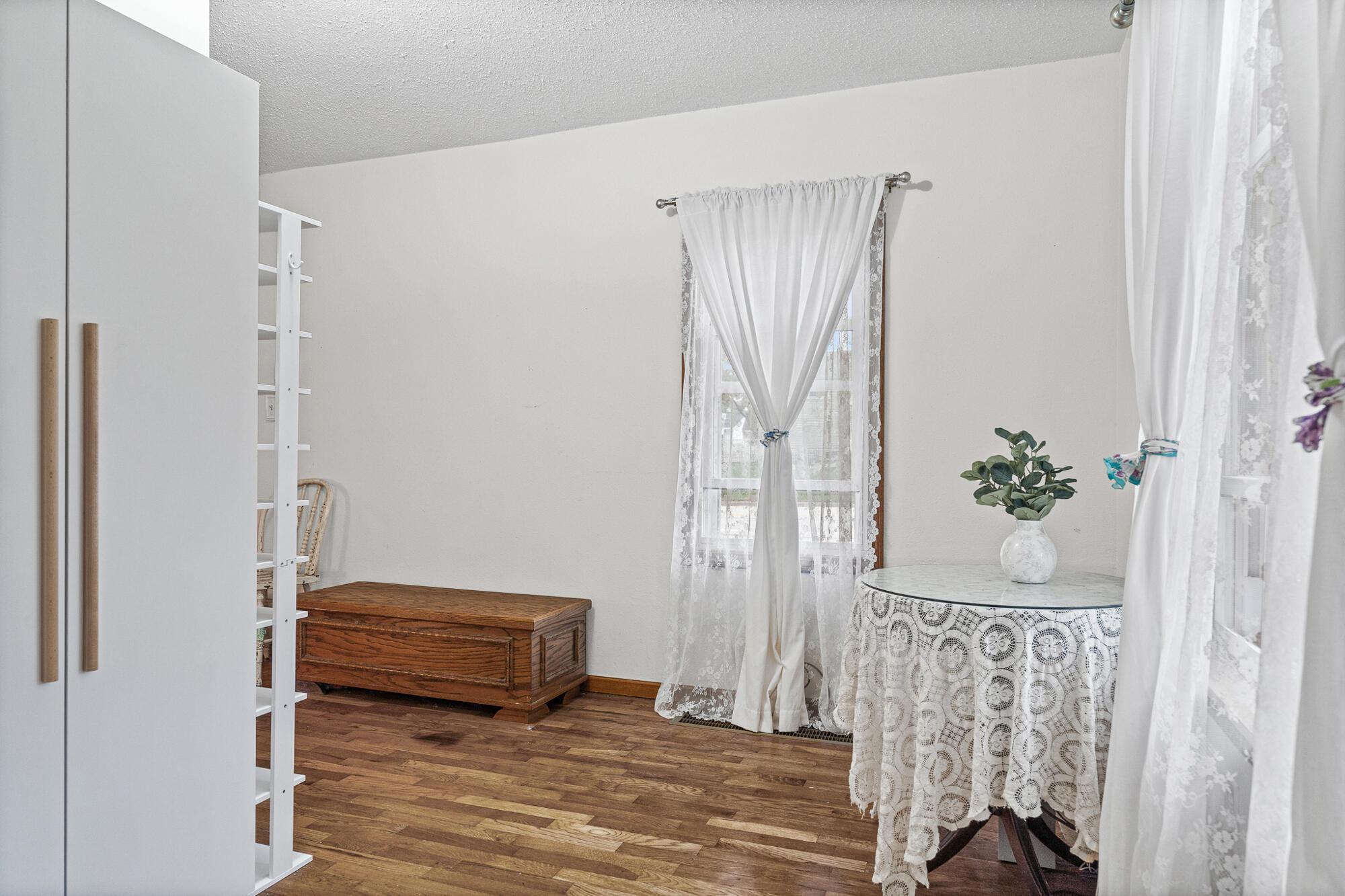 36 S Elm Street Property Photo 16