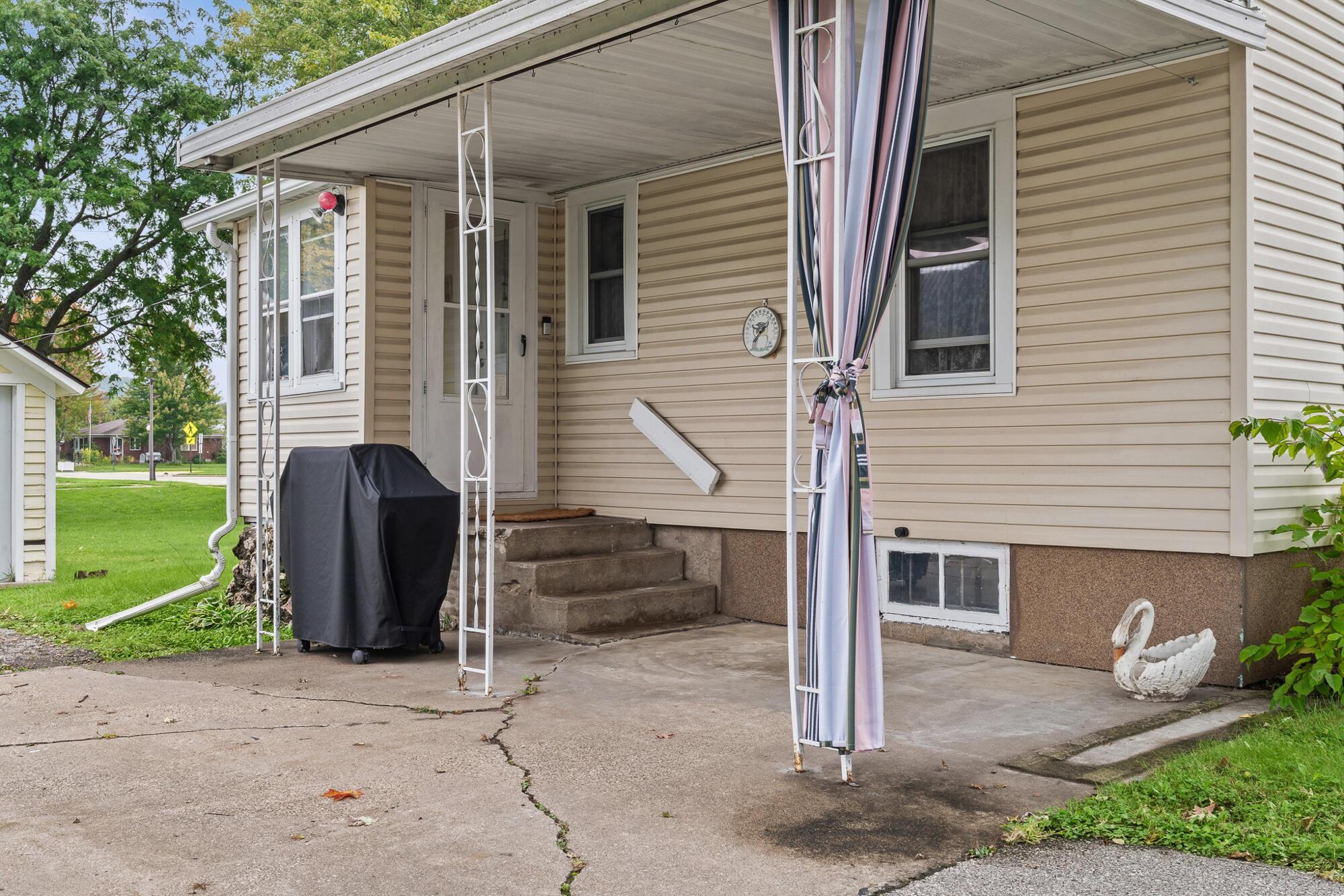 36 S Elm Street Property Photo 21