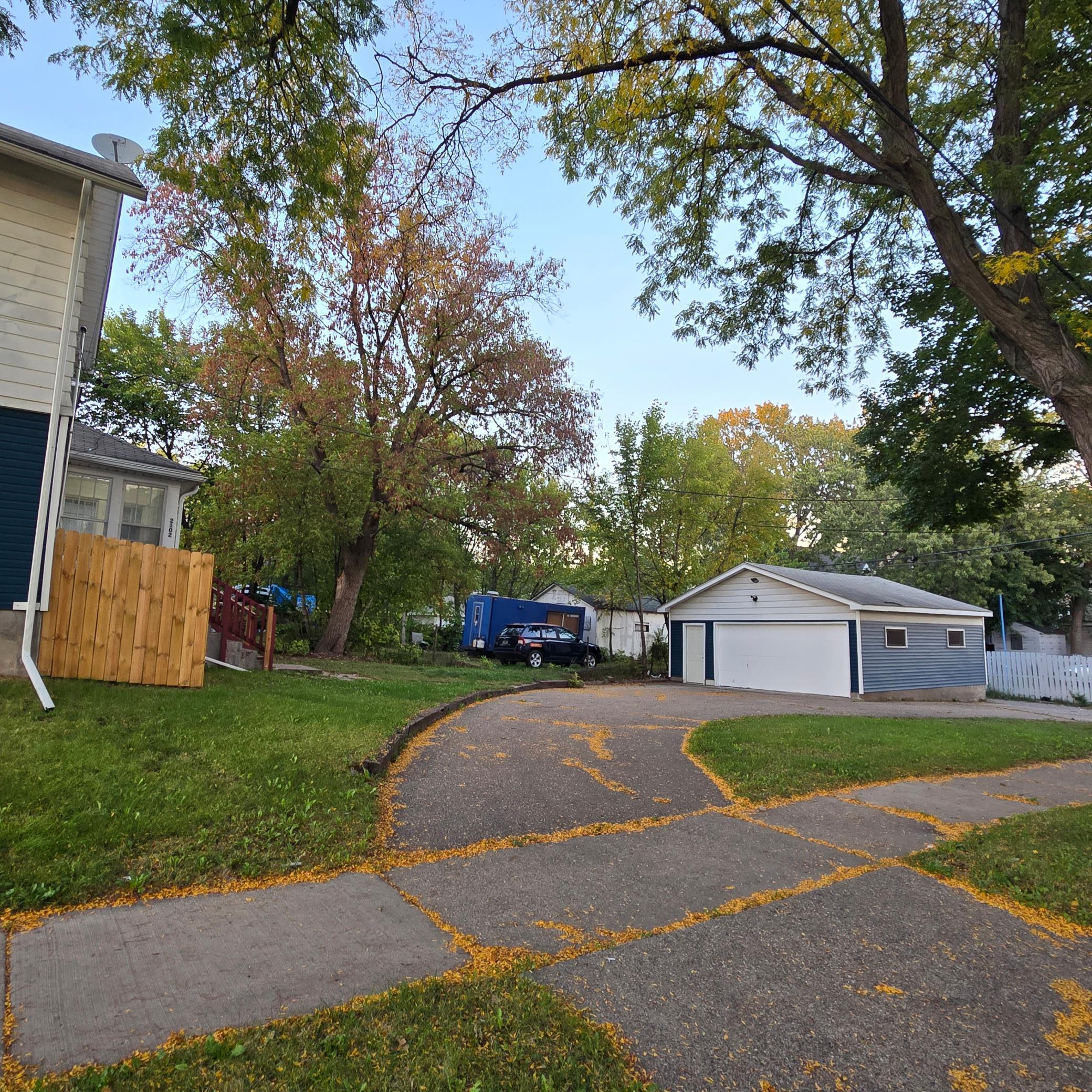 2102 Lyndale Avenue N Property Photo 18