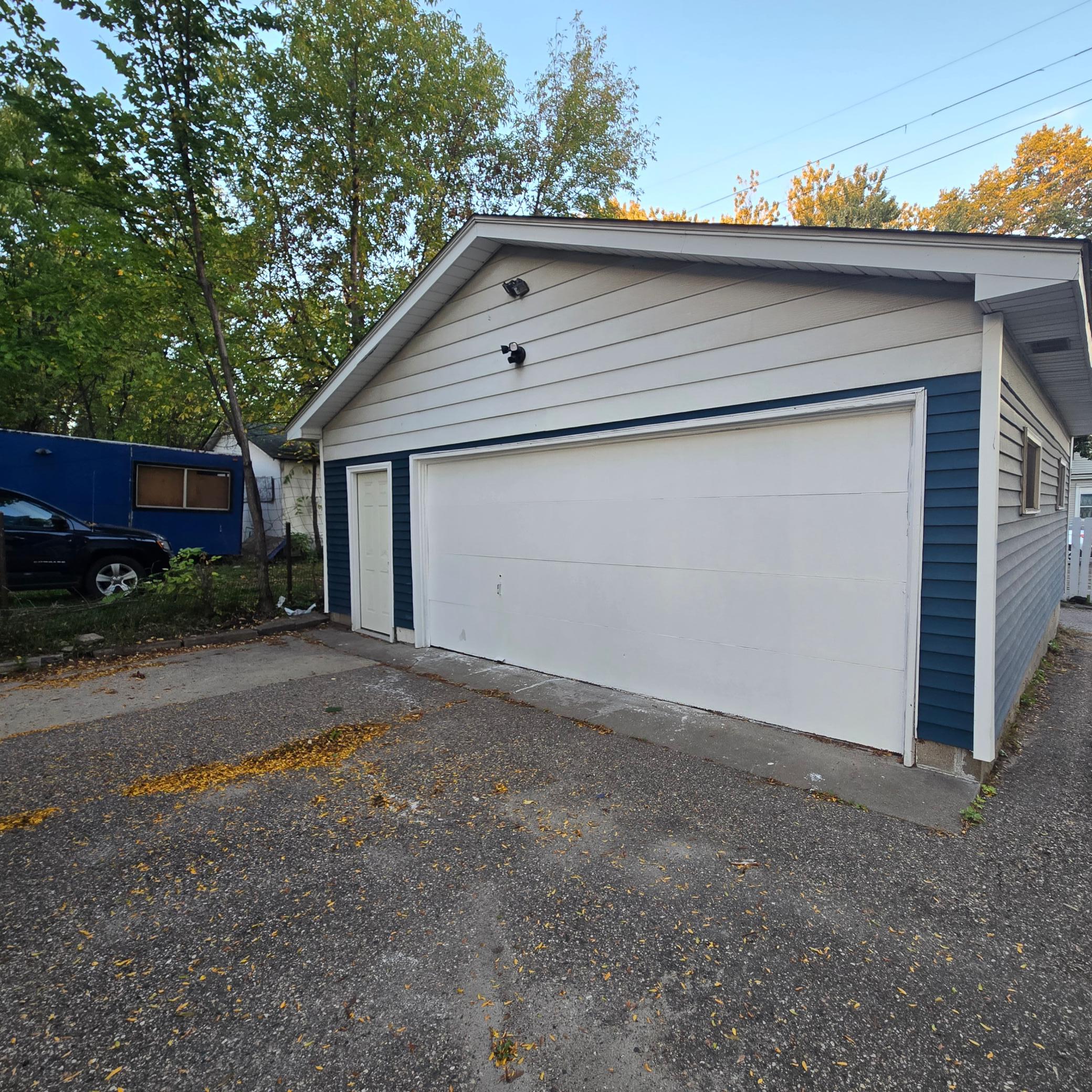 2102 Lyndale Avenue N Property Photo 19