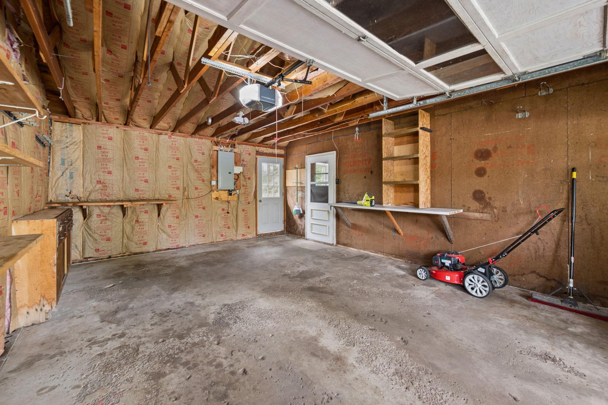 718 E River Street Property Photo 16