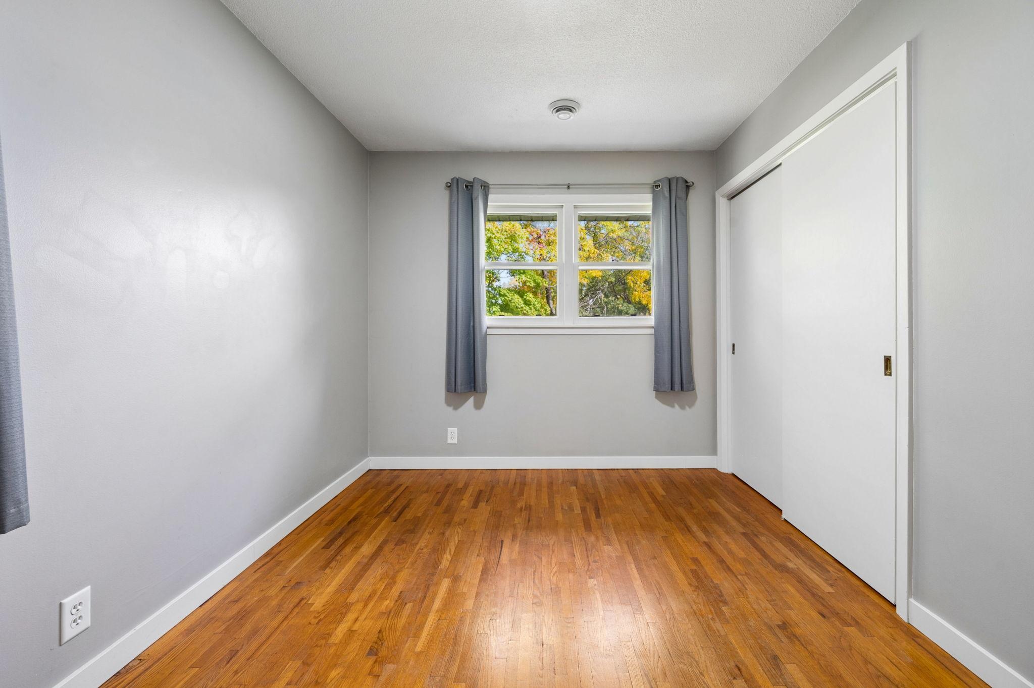 718 E River Street Property Photo 40