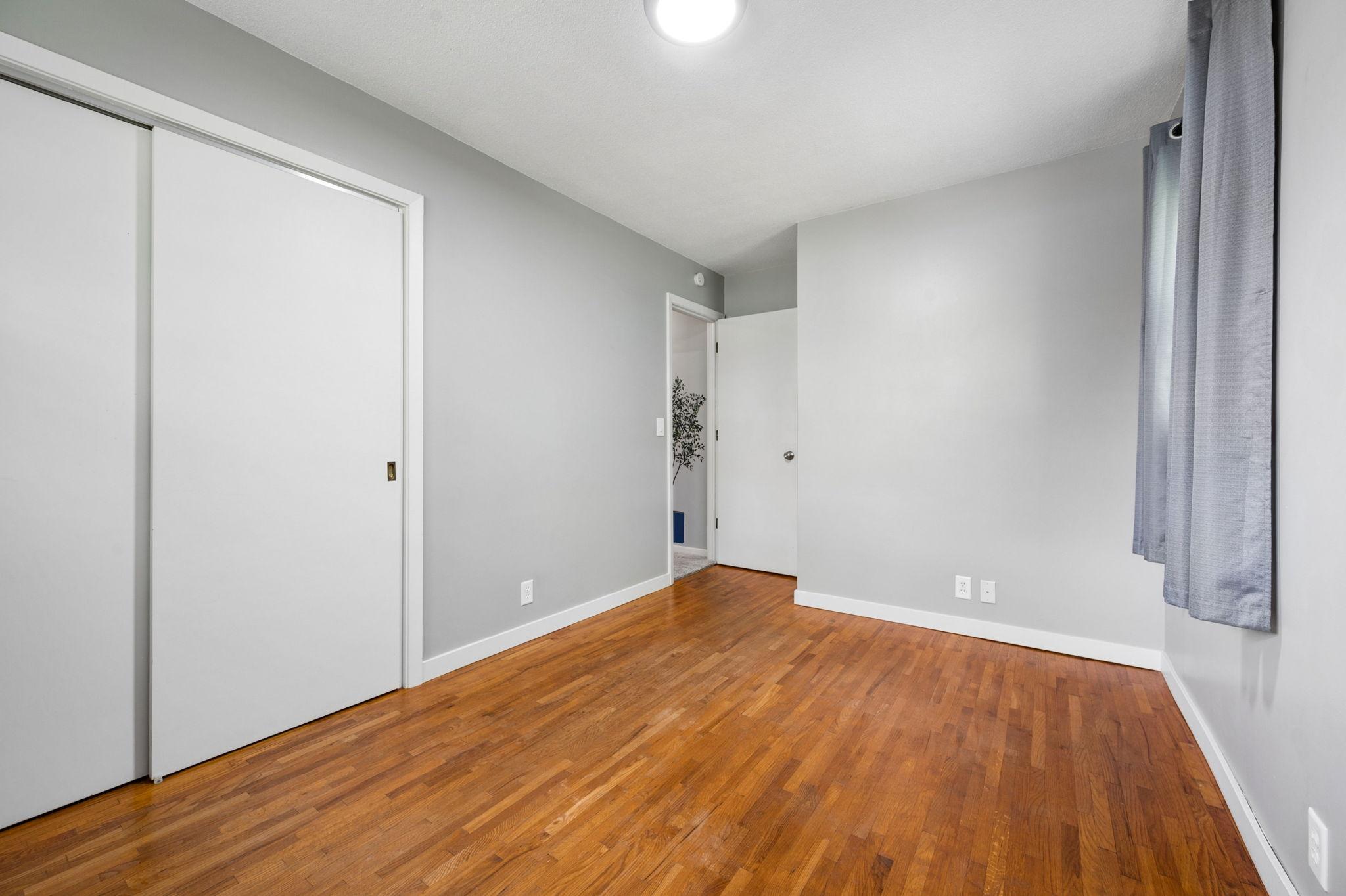 718 E River Street Property Photo 41