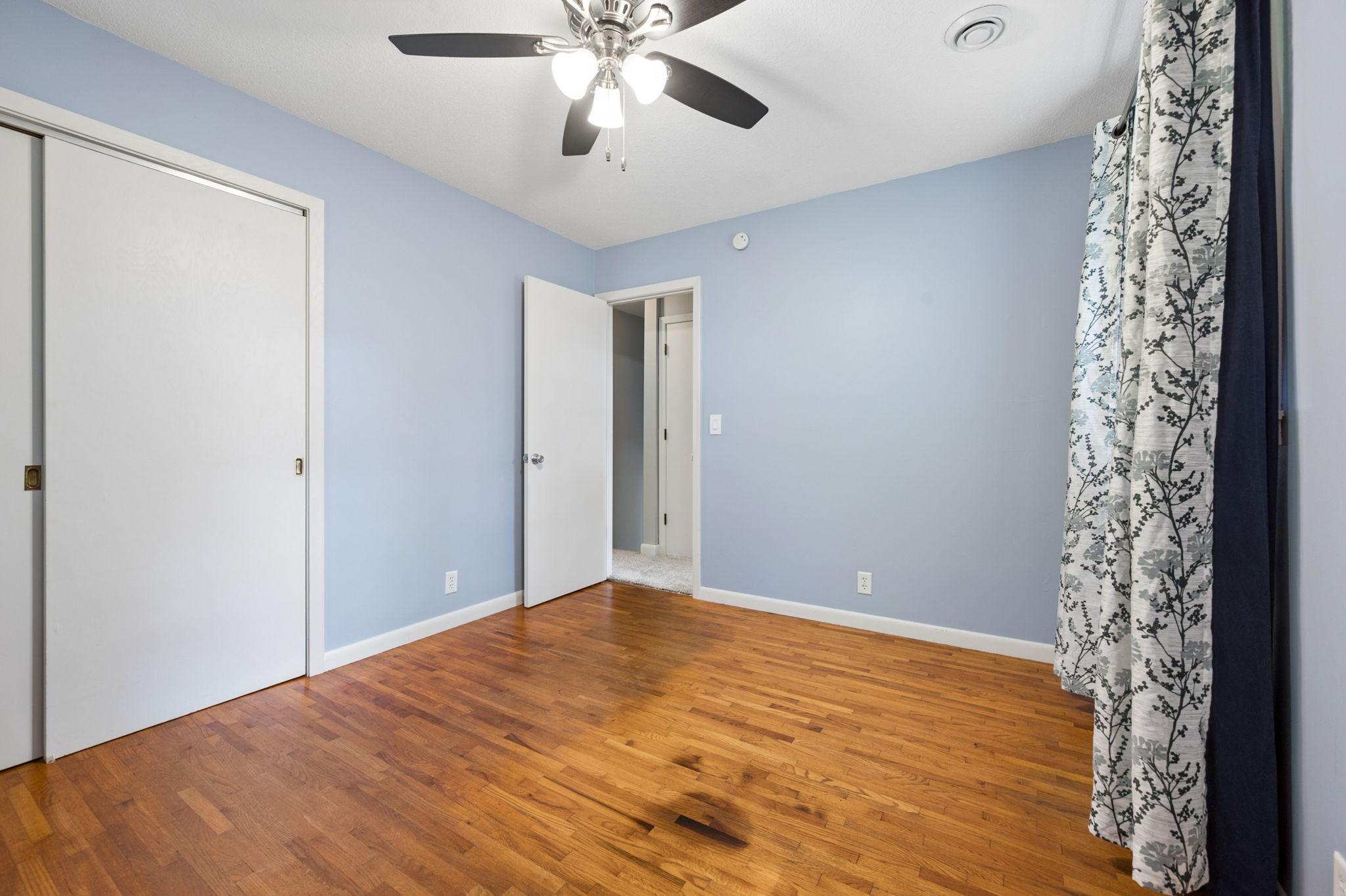 718 E River Street Property Photo 42