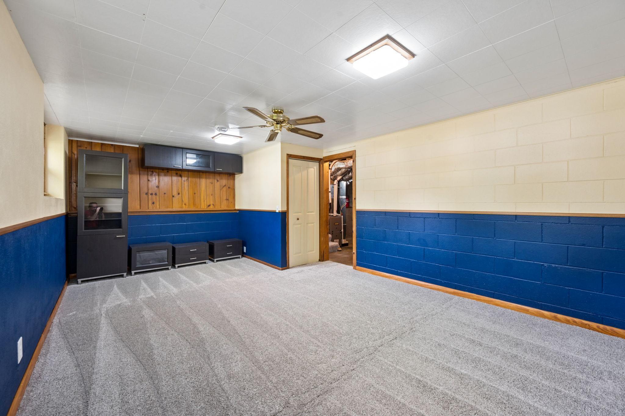 718 E River Street Property Photo 43