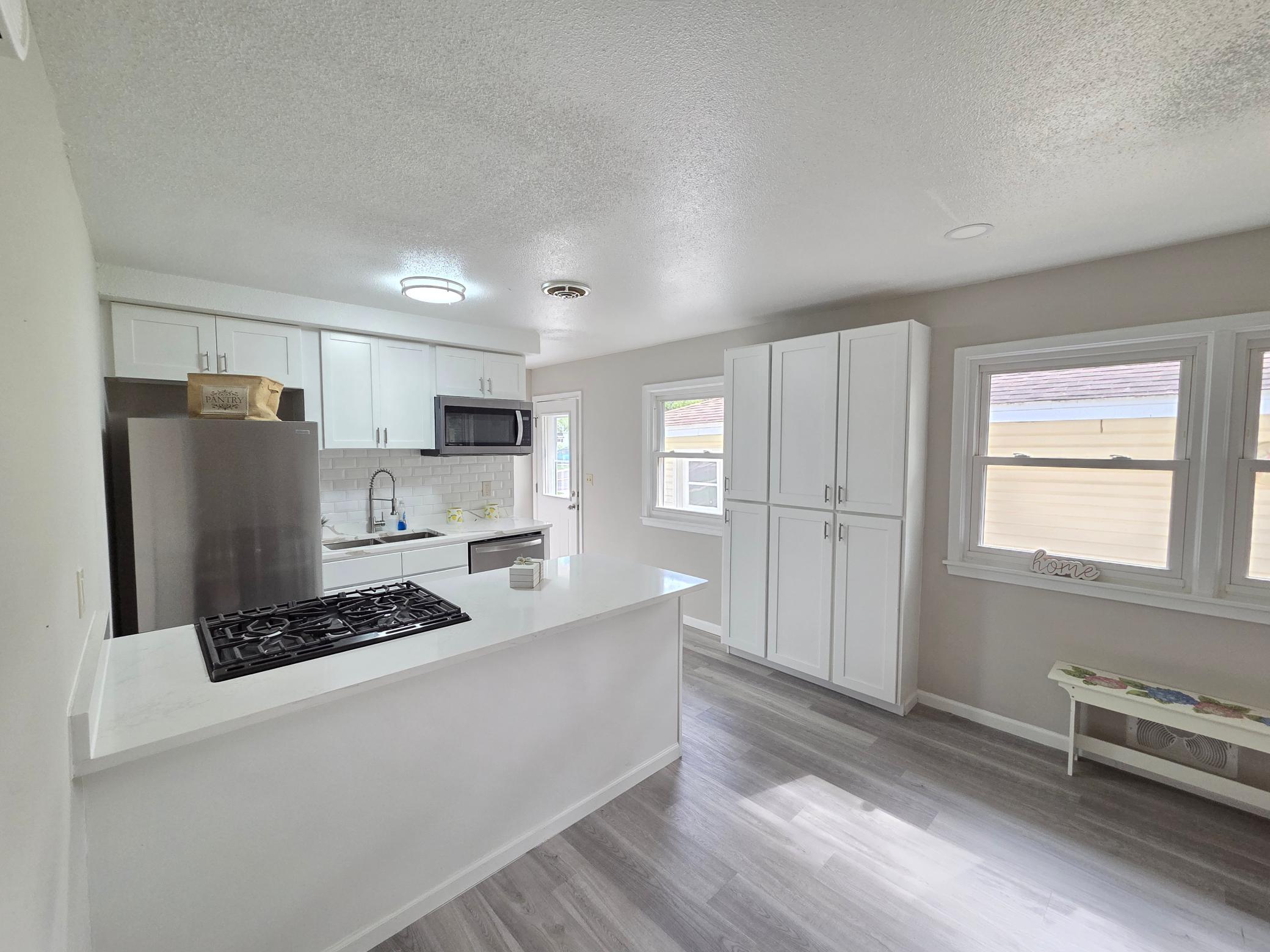 5201 W 84th Street Property Photo 10