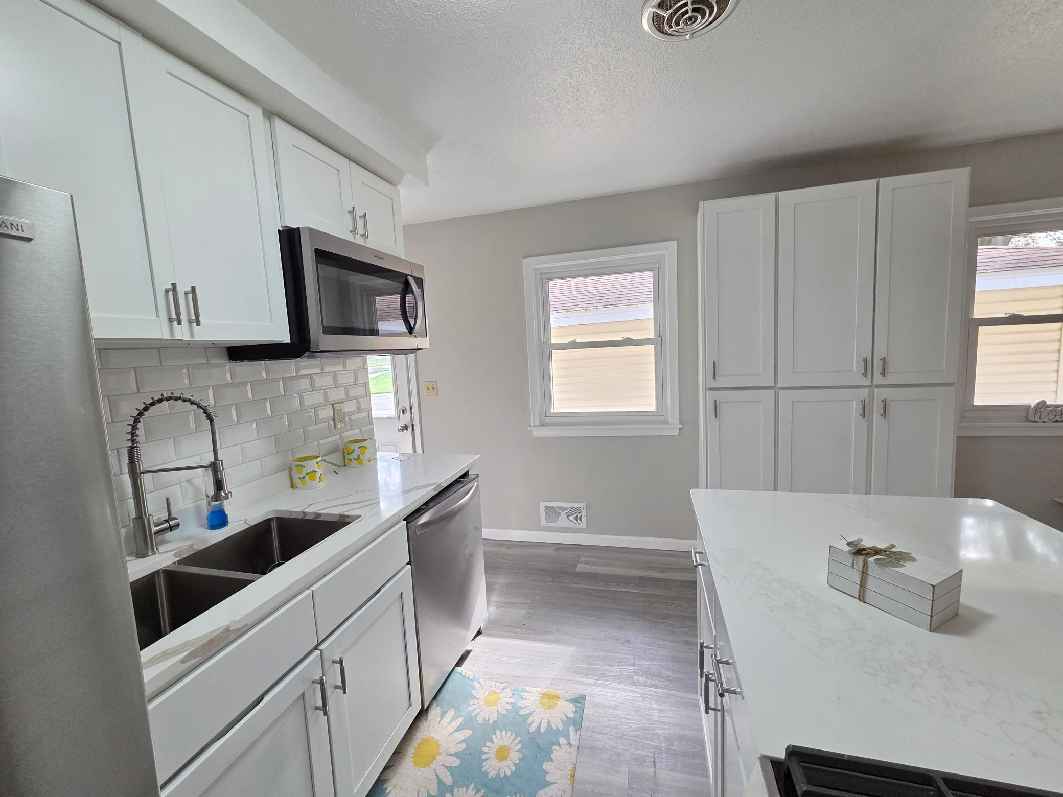 5201 W 84th Street Property Photo 16