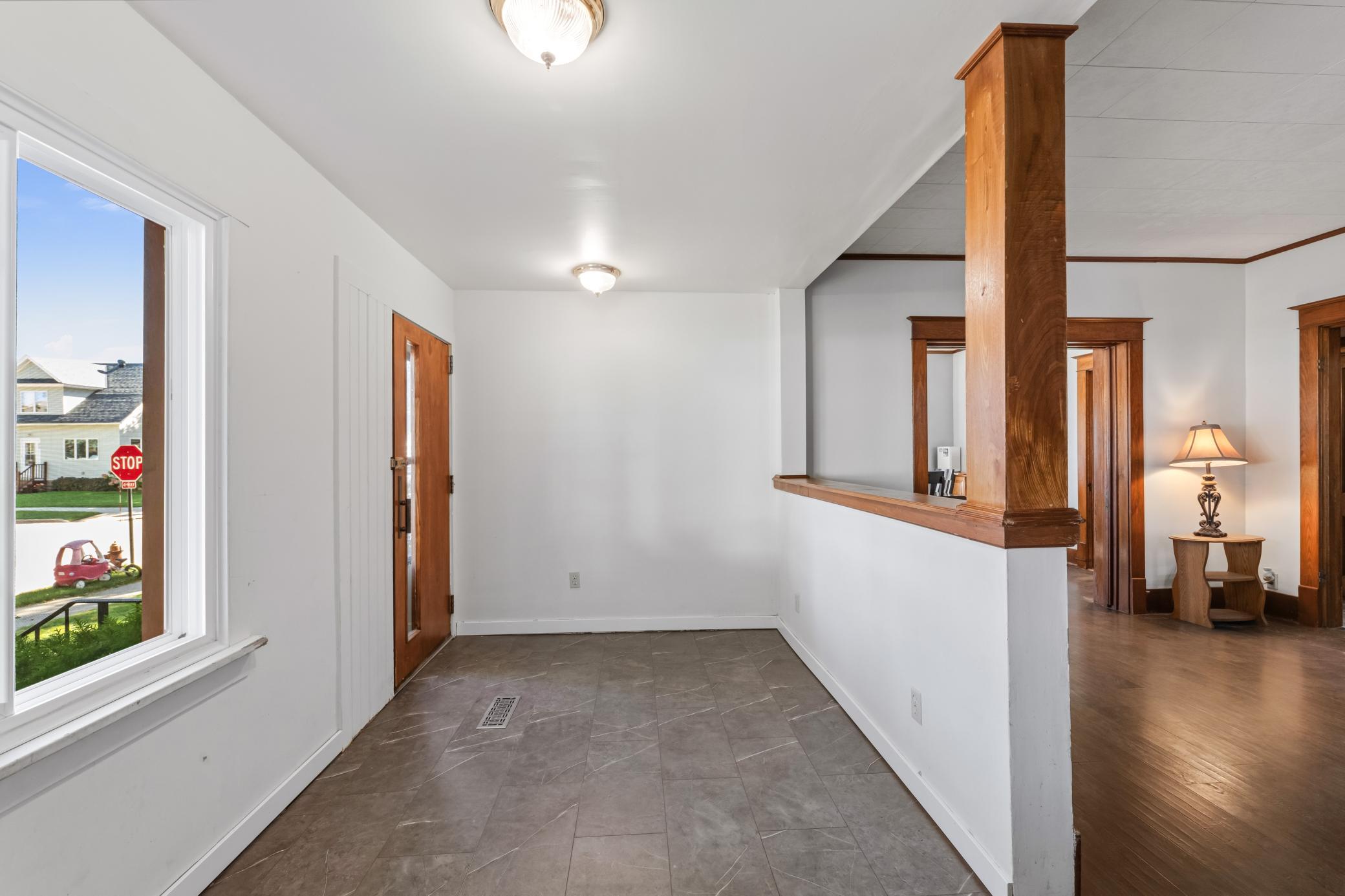 524 Marshall Street S Property Photo 17