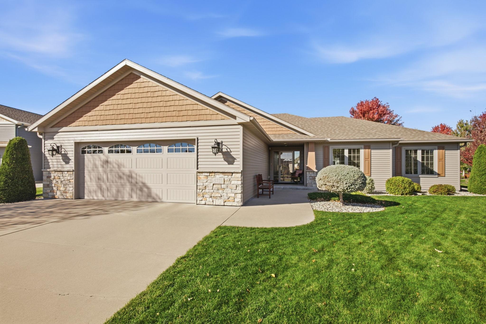 5723 Glenview Lane Property Photo 1