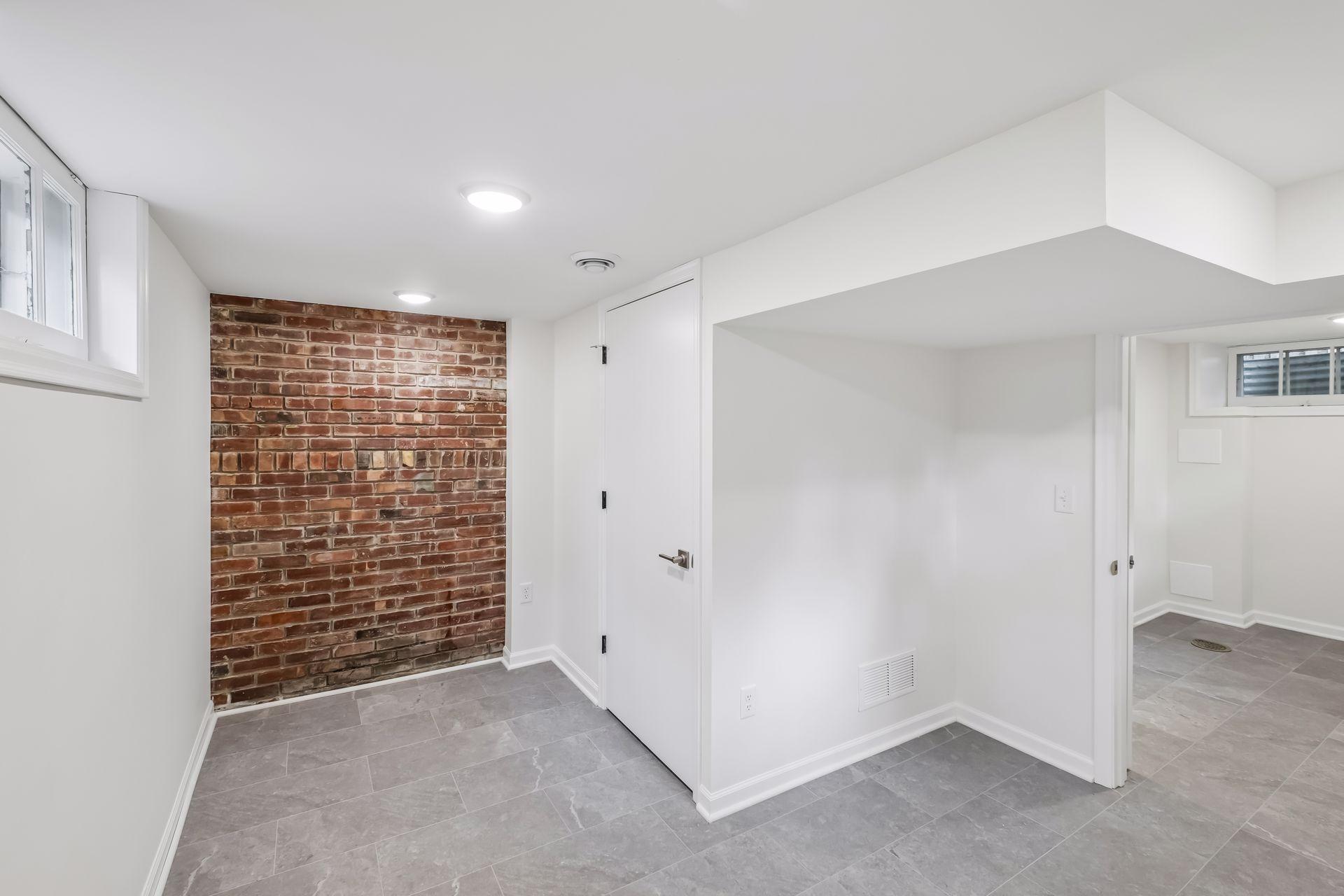 3525 The Mall Property Photo 40