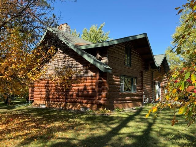 9801 Wildwood Road Ne Property Photo 2