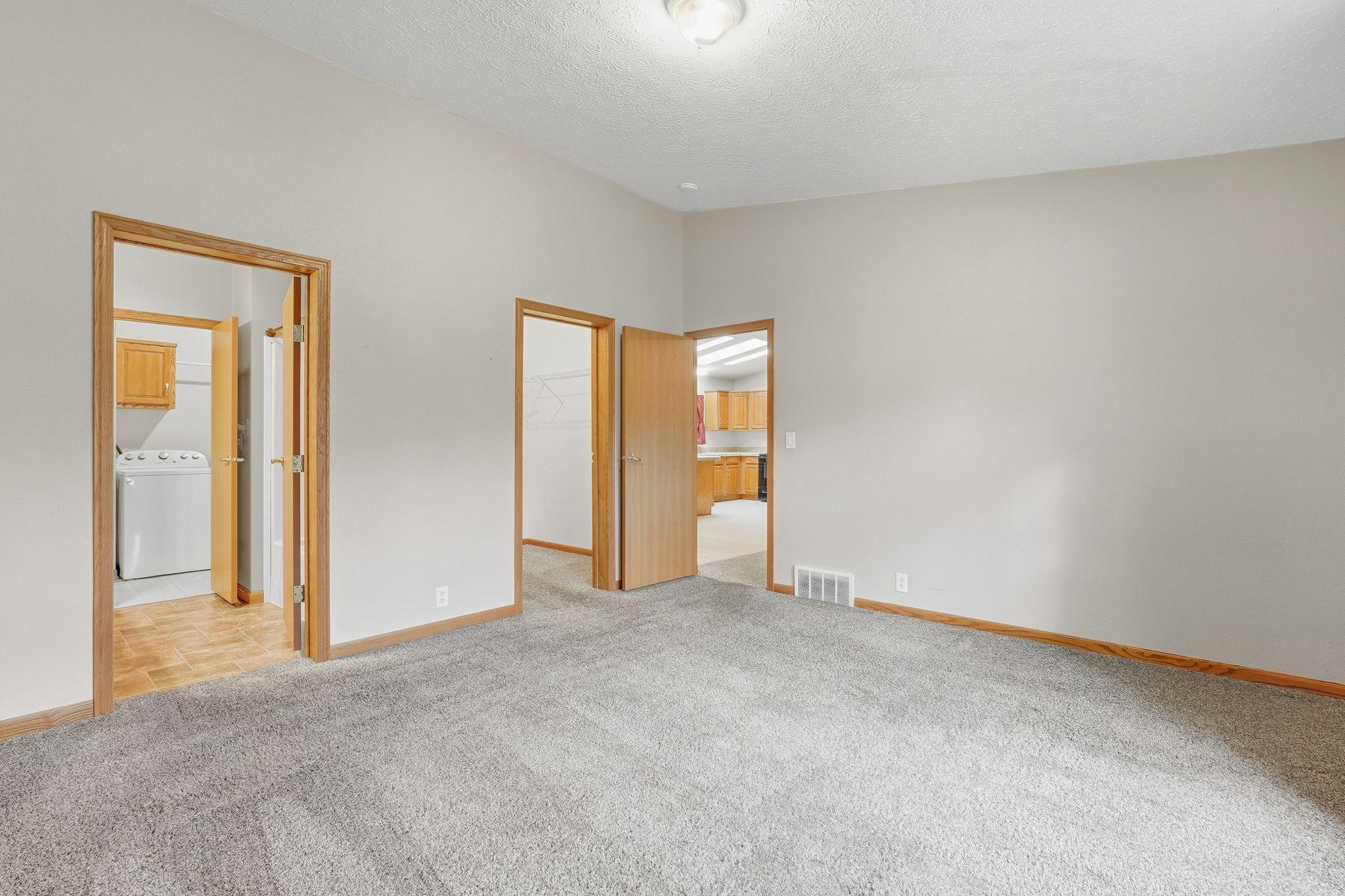 1027 Prairie Circle Property Photo 14