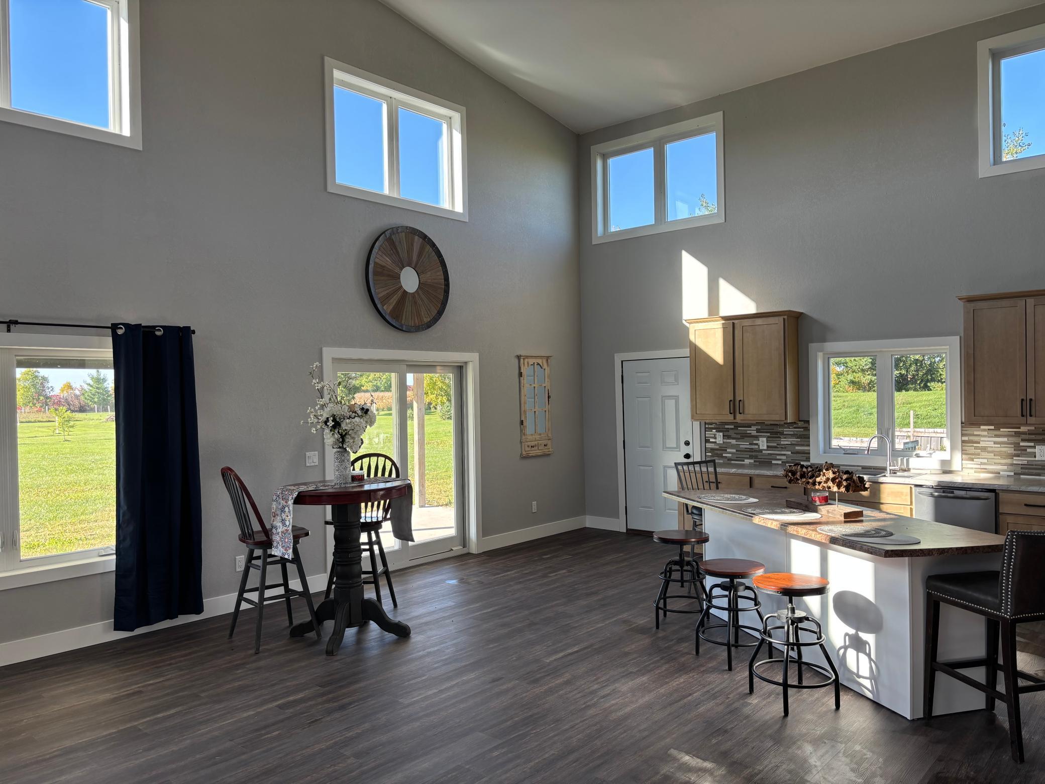 1342 Calvary Road Se Property Photo 6