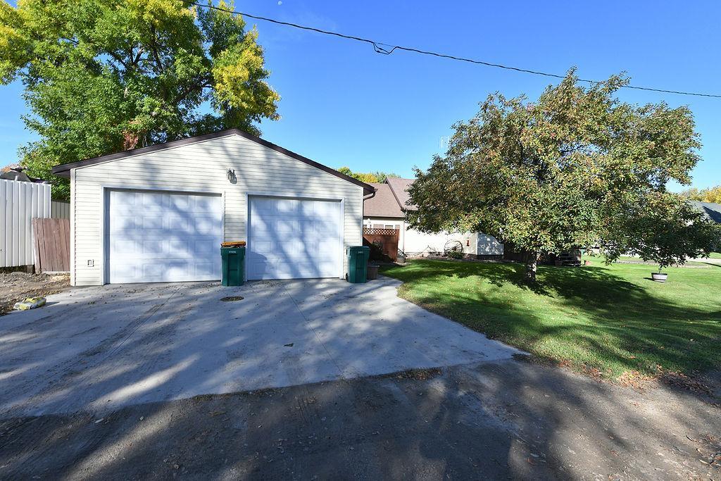 309 1st Avenue E Property Photo 2