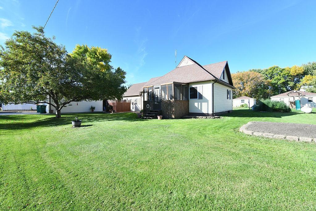 309 1st Avenue E Property Photo 4