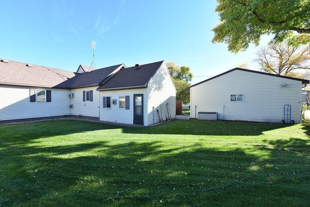 309 1st Avenue E Property Photo 5