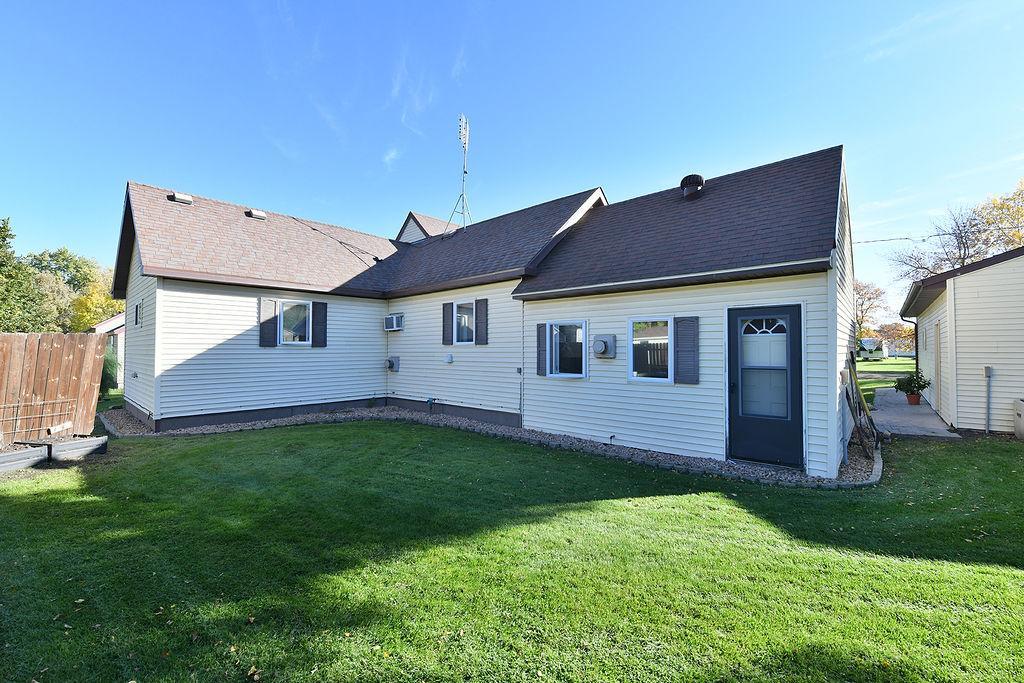 309 1st Avenue E Property Photo 6
