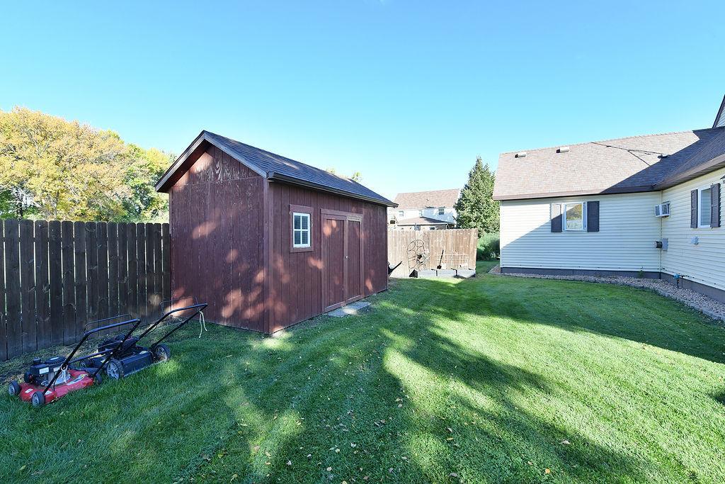309 1st Avenue E Property Photo 8