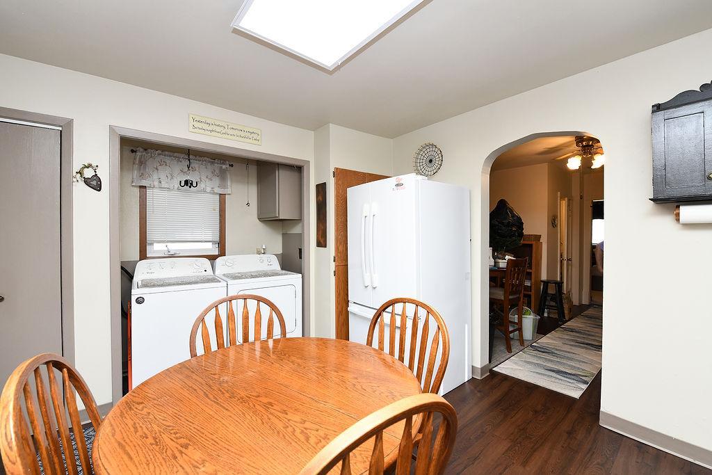 309 1st Avenue E Property Photo 25