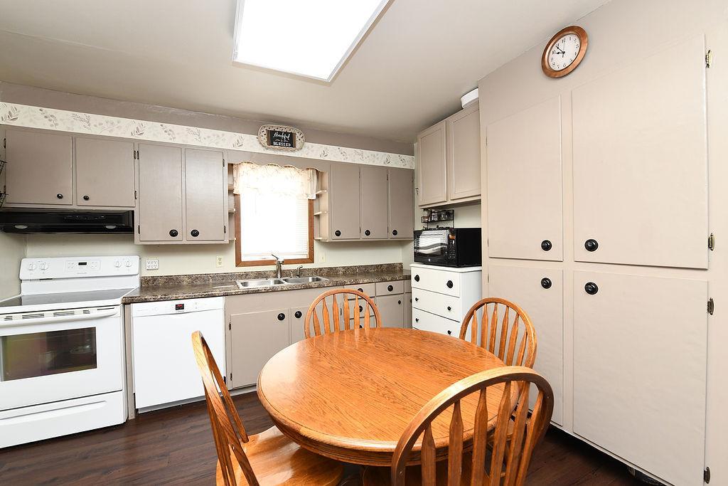 309 1st Avenue E Property Photo 27