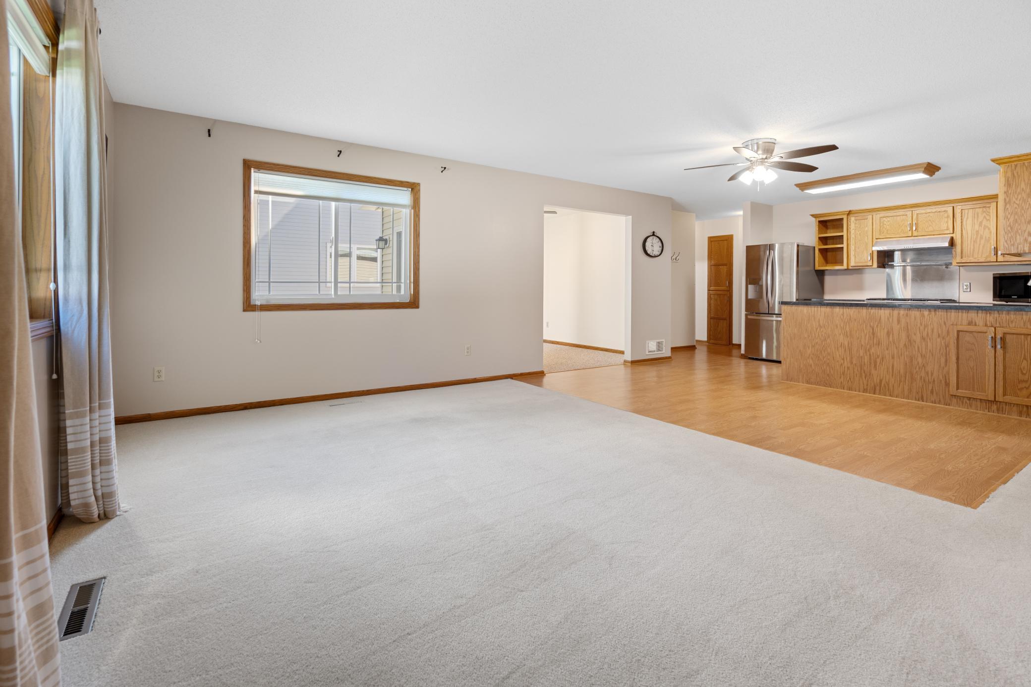 425 Fieldcrest Lane Property Photo 4