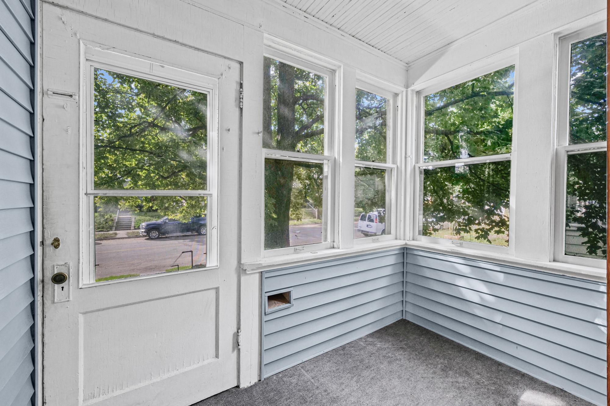 1227 Thomas Avenue Property Photo 5