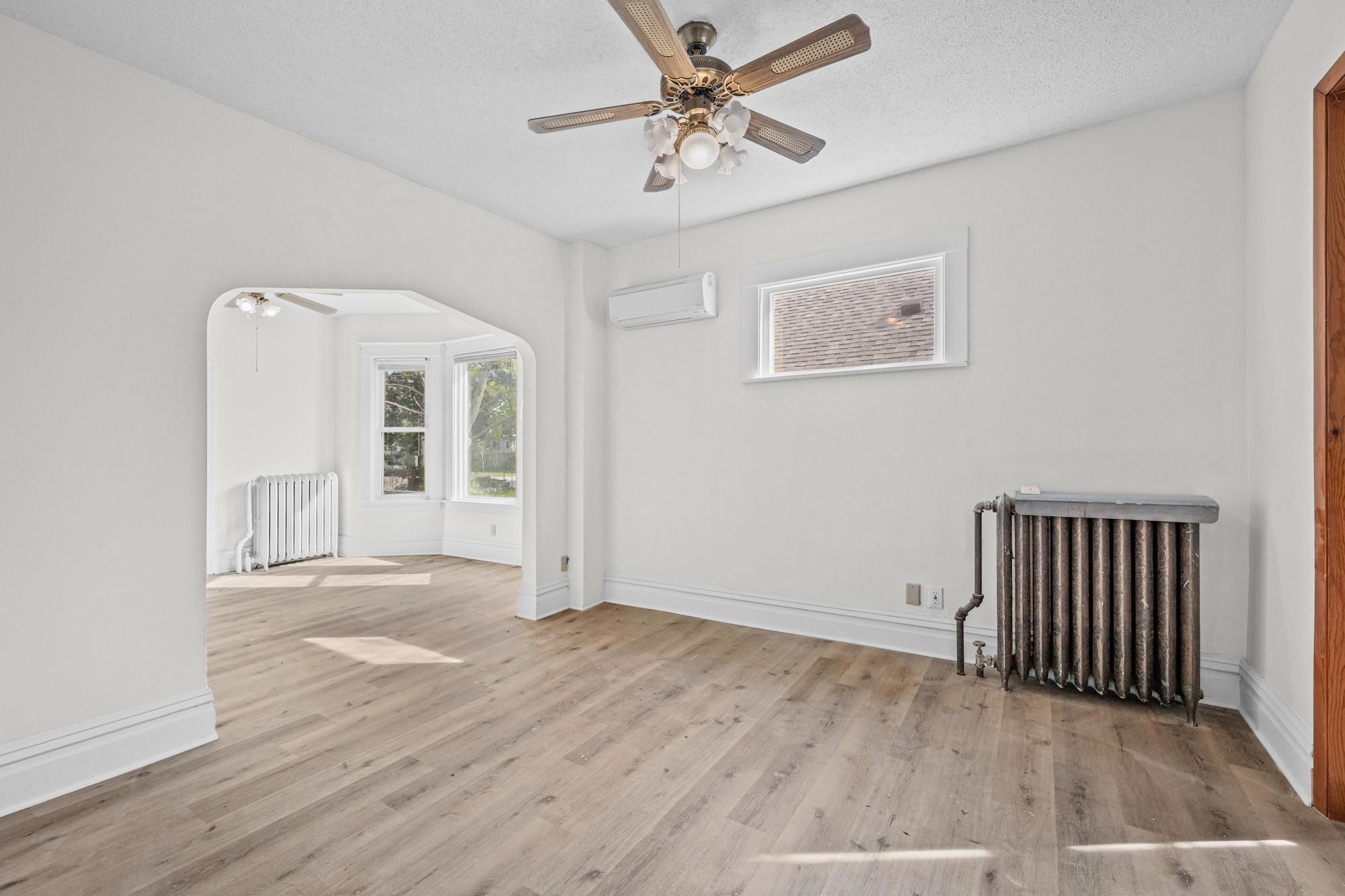 1227 Thomas Avenue Property Photo 8