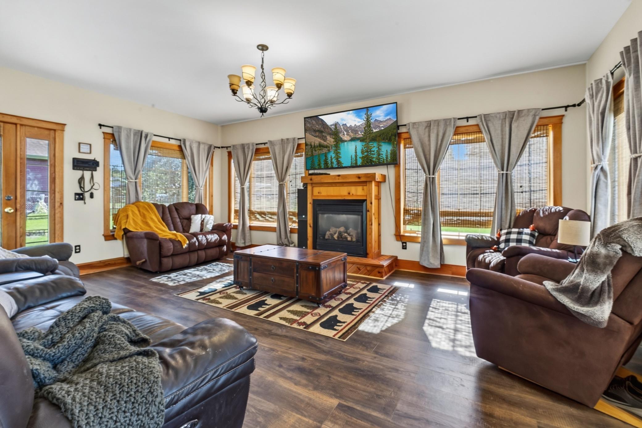 136 1st Street Property Photo 6